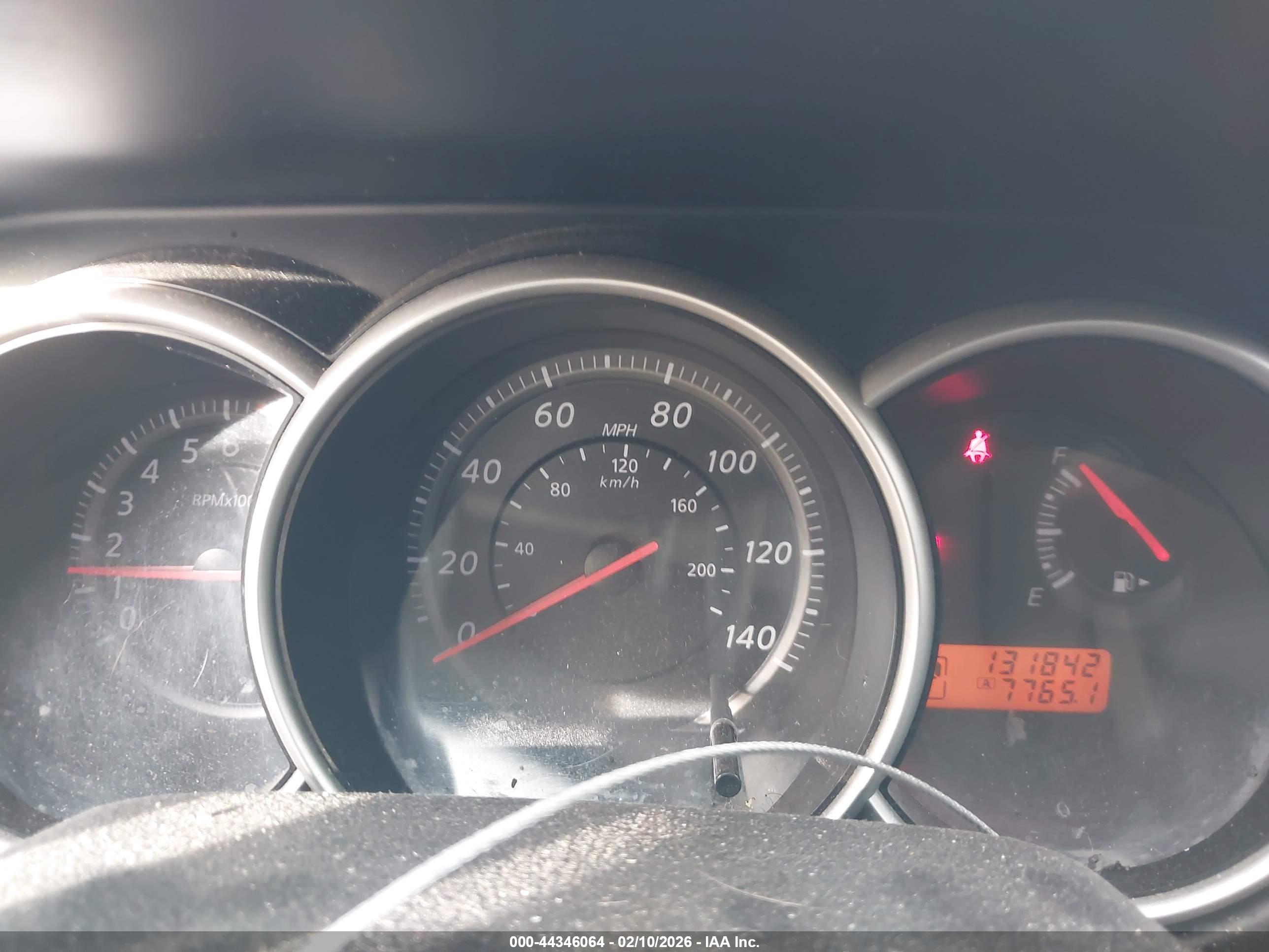 NISSAN VERSA image 7