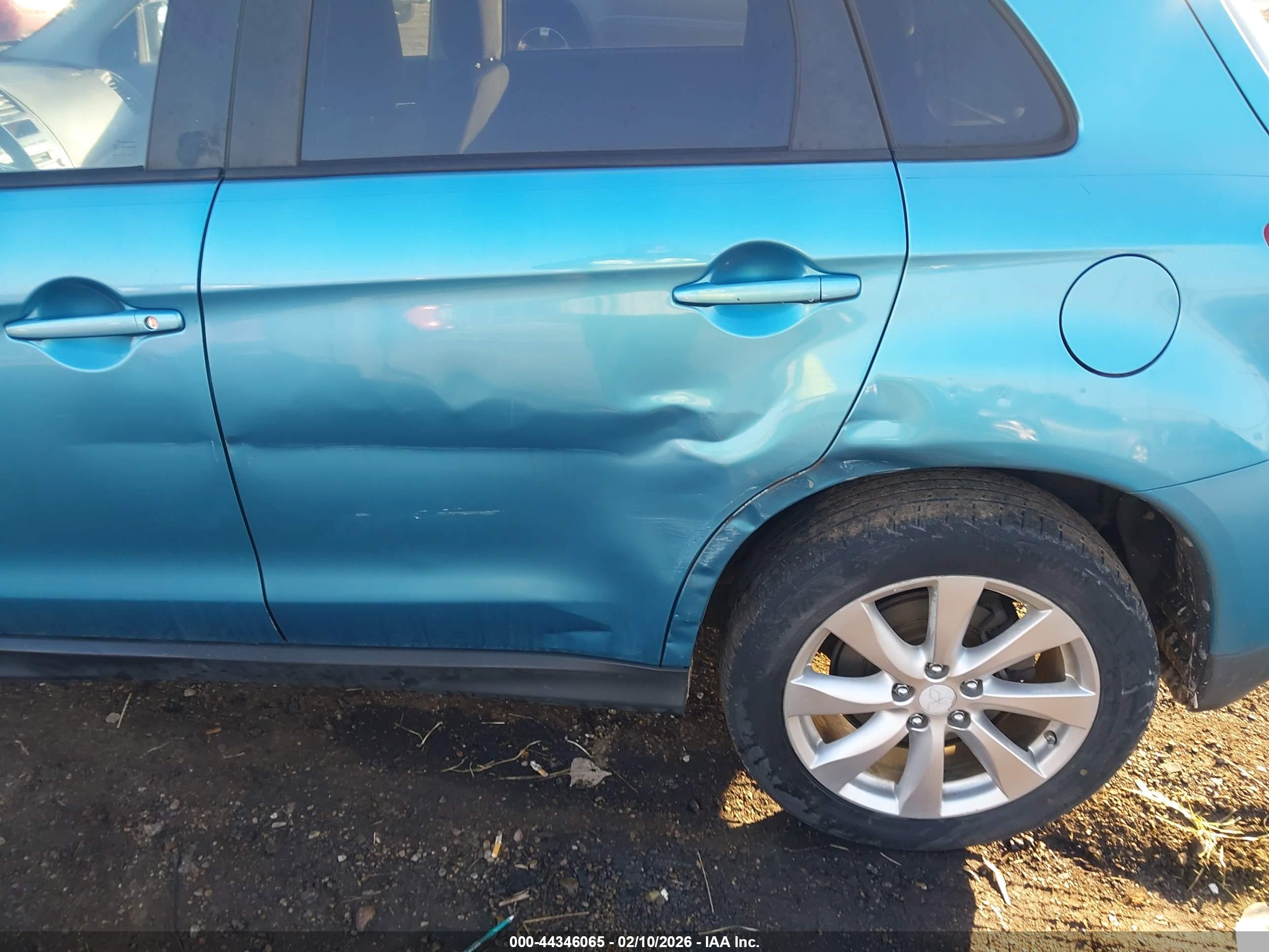 MITSUBISHI OUTLANDER image 6