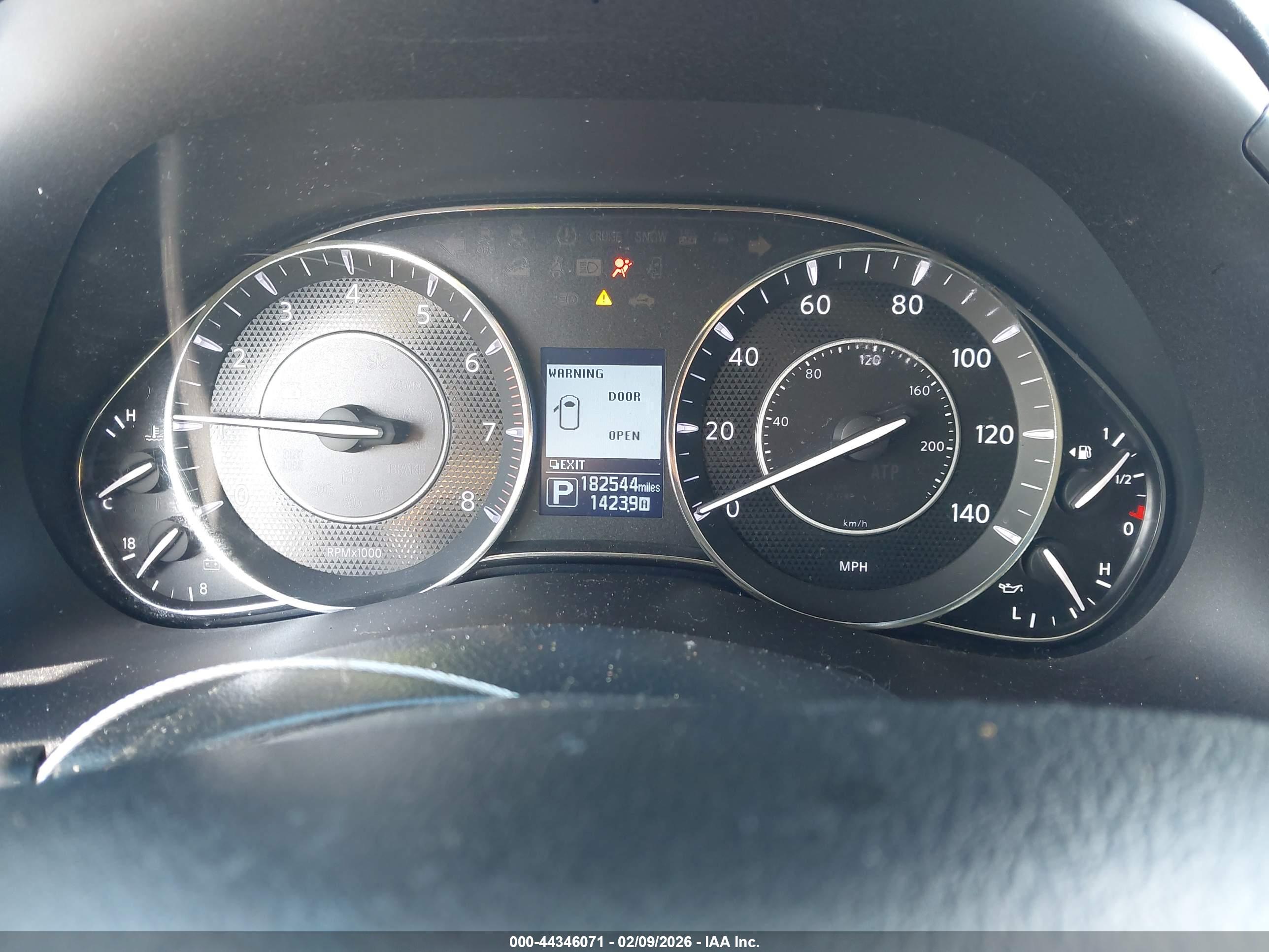 NISSAN ARMADA image 7