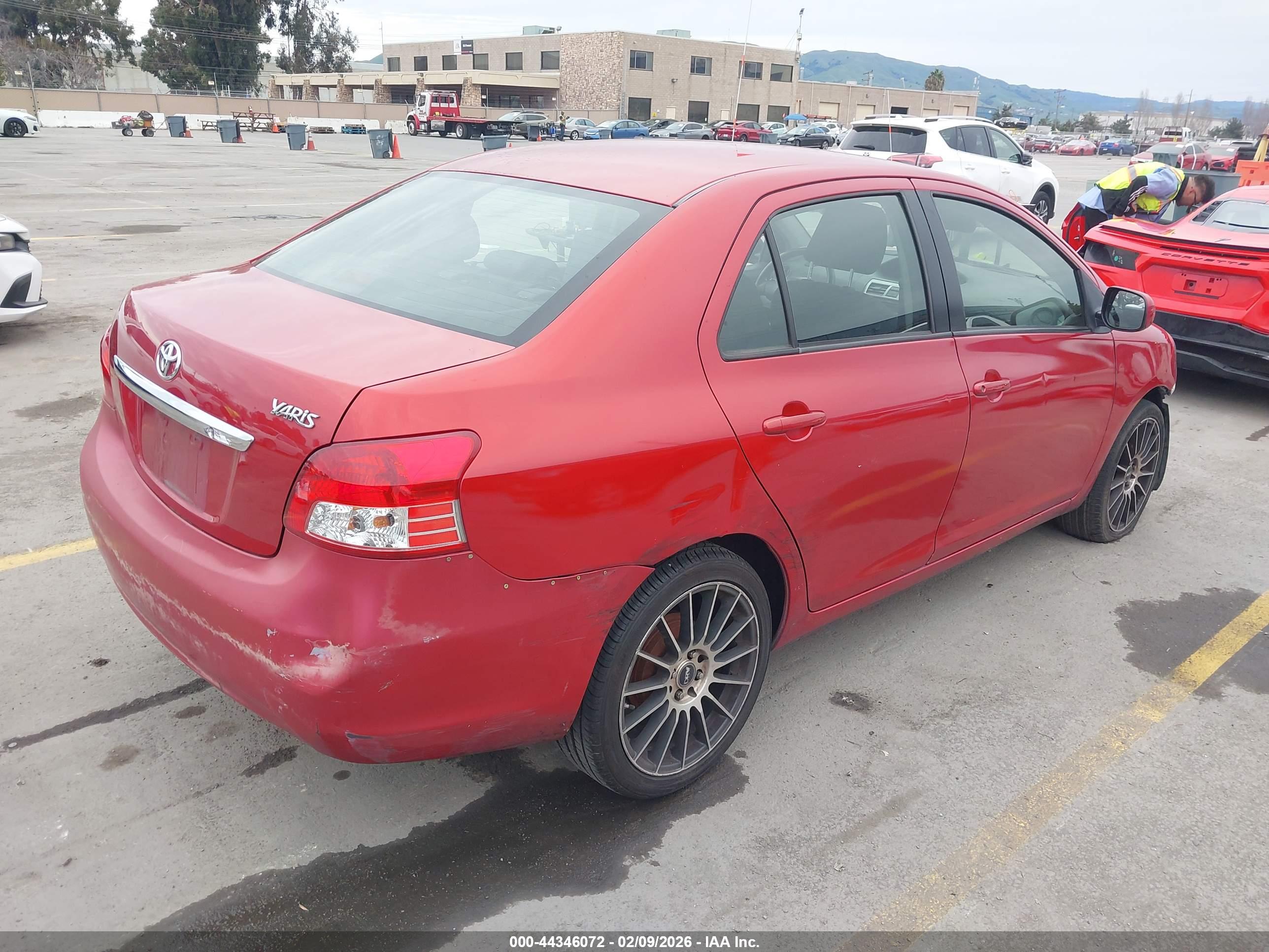 TOYOTA YARIS image 4