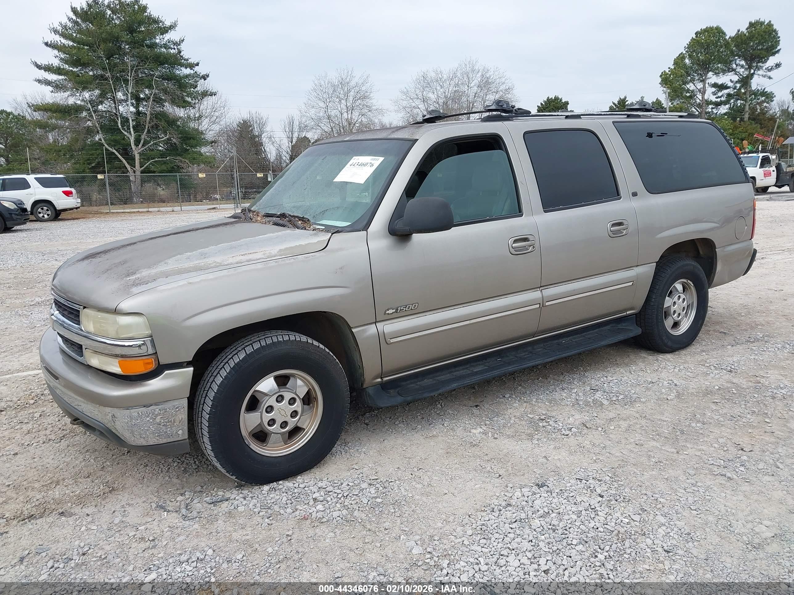 CHEVROLET SUBURBAN image 2