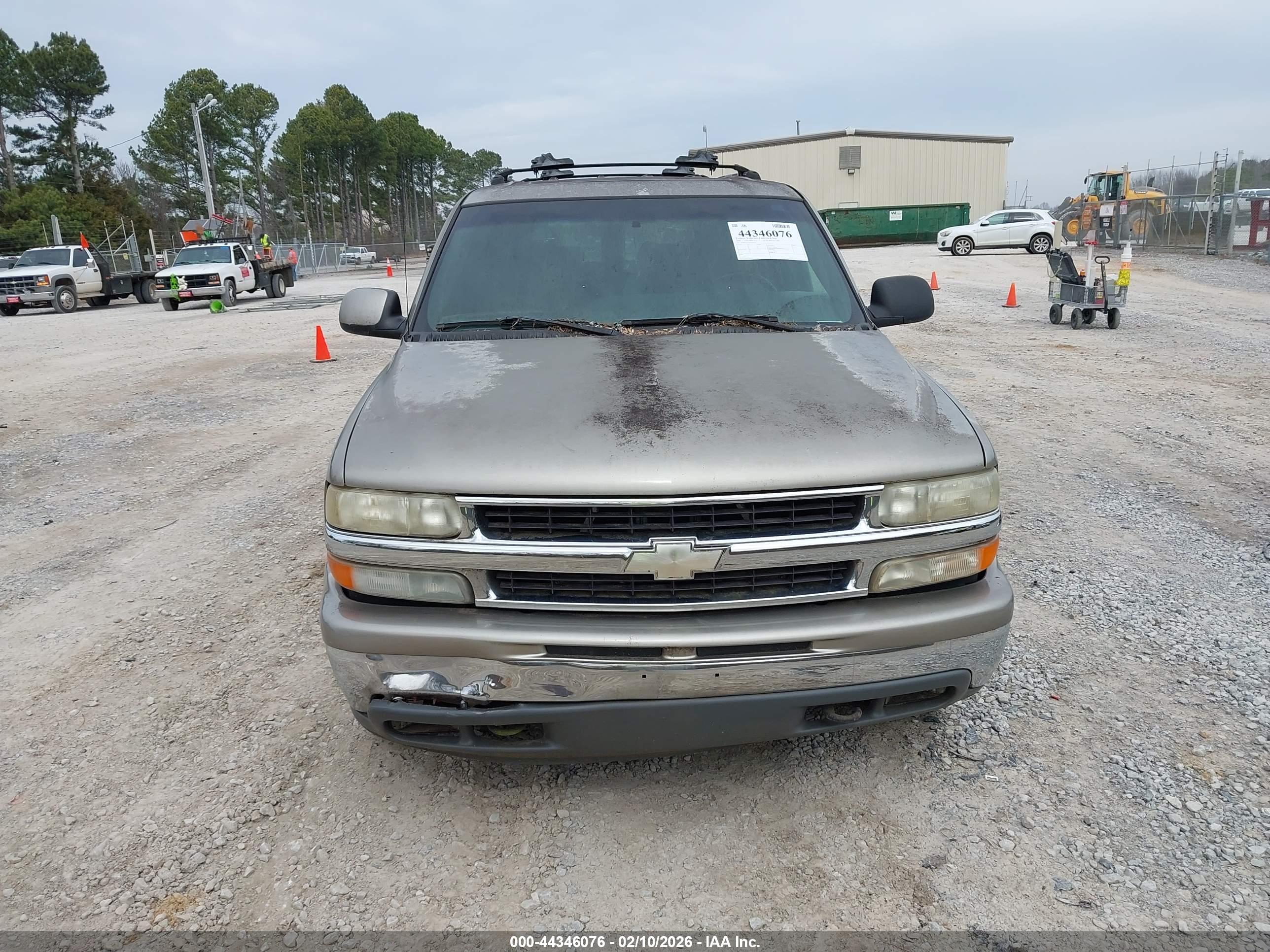 CHEVROLET SUBURBAN image 6