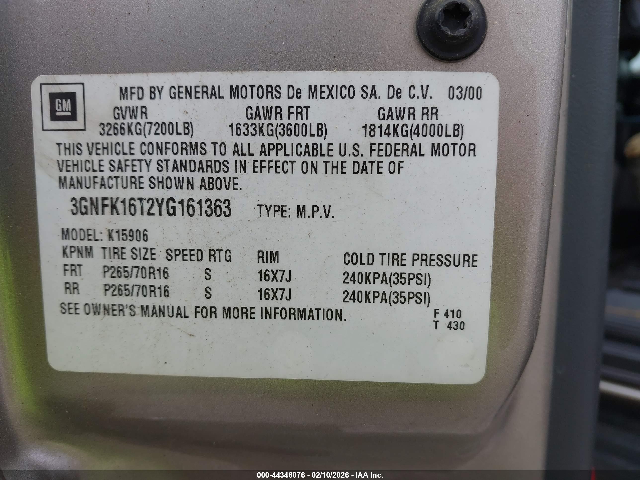 CHEVROLET SUBURBAN image 9