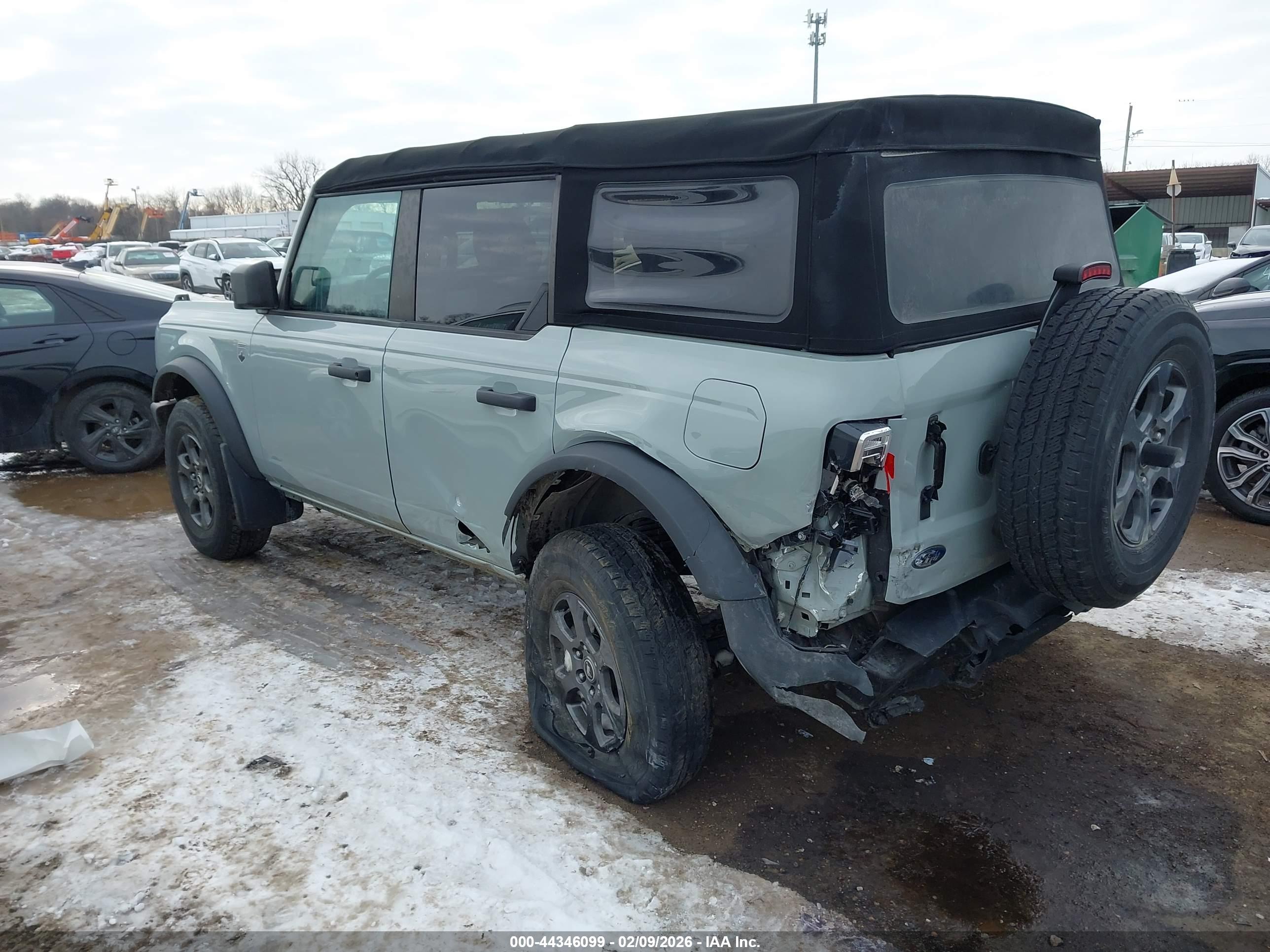 FORD BRONCO image 3