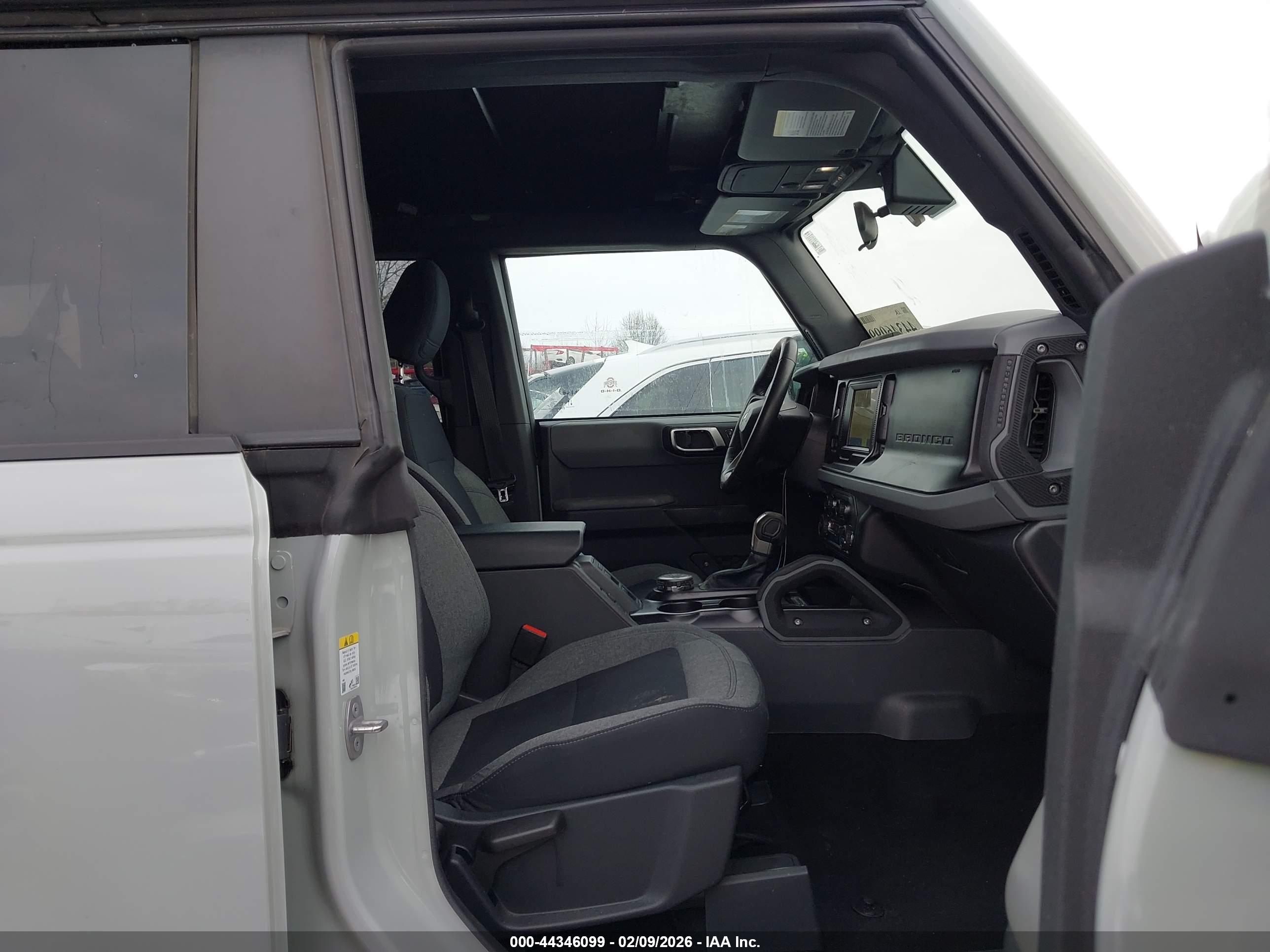 FORD BRONCO image 5