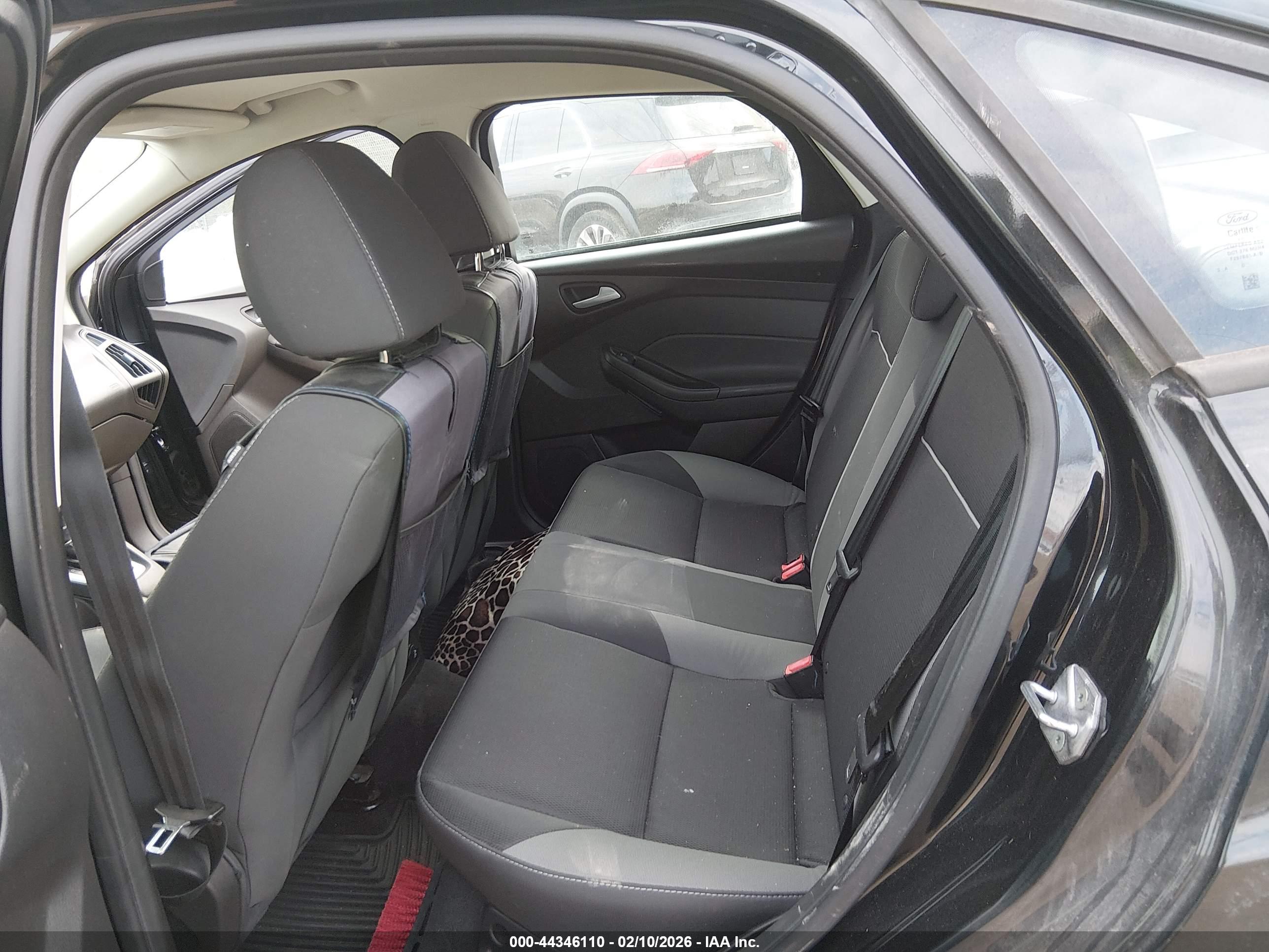 FORD FOCUS image 8