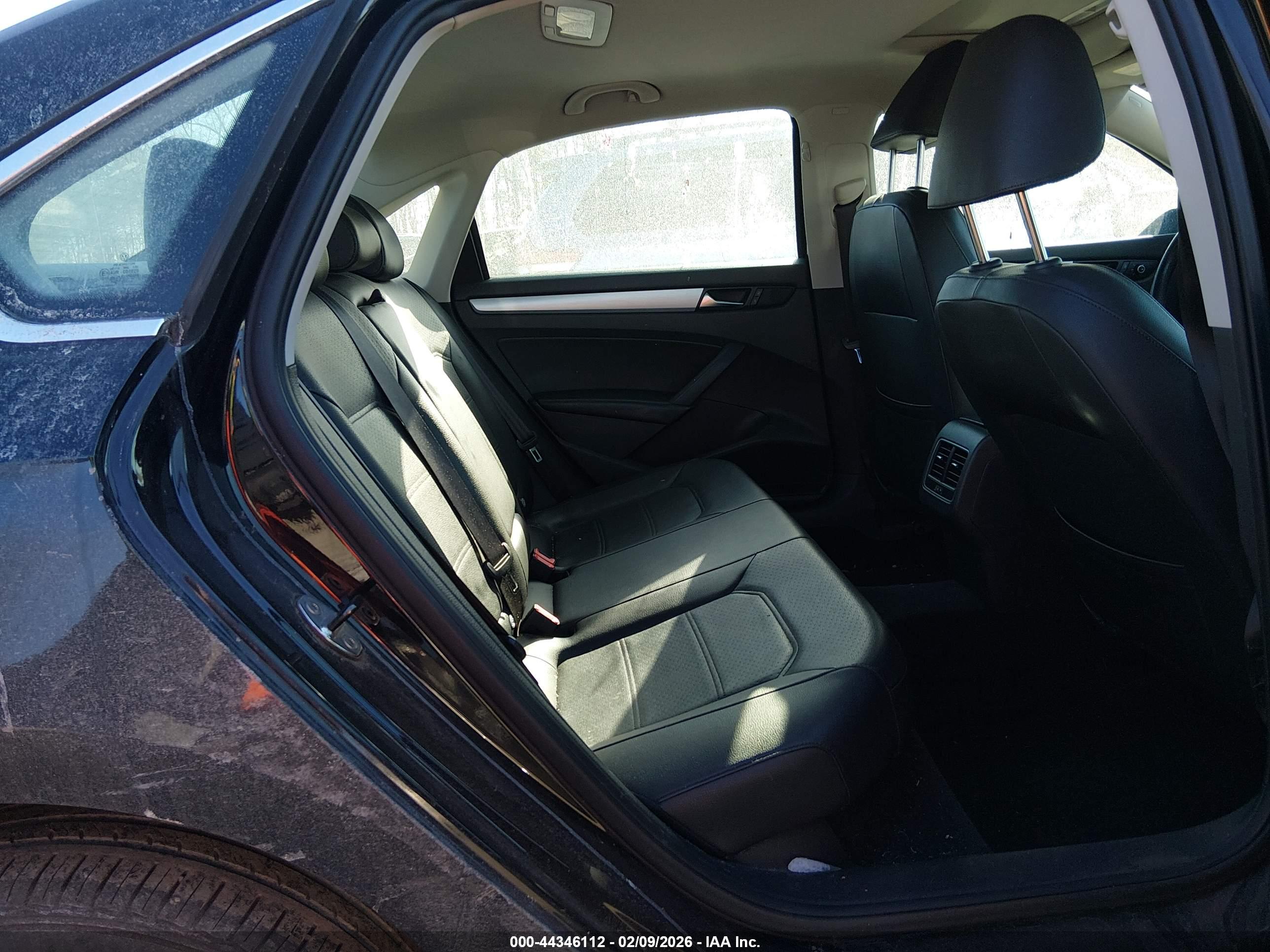 VOLKSWAGEN PASSAT image 8