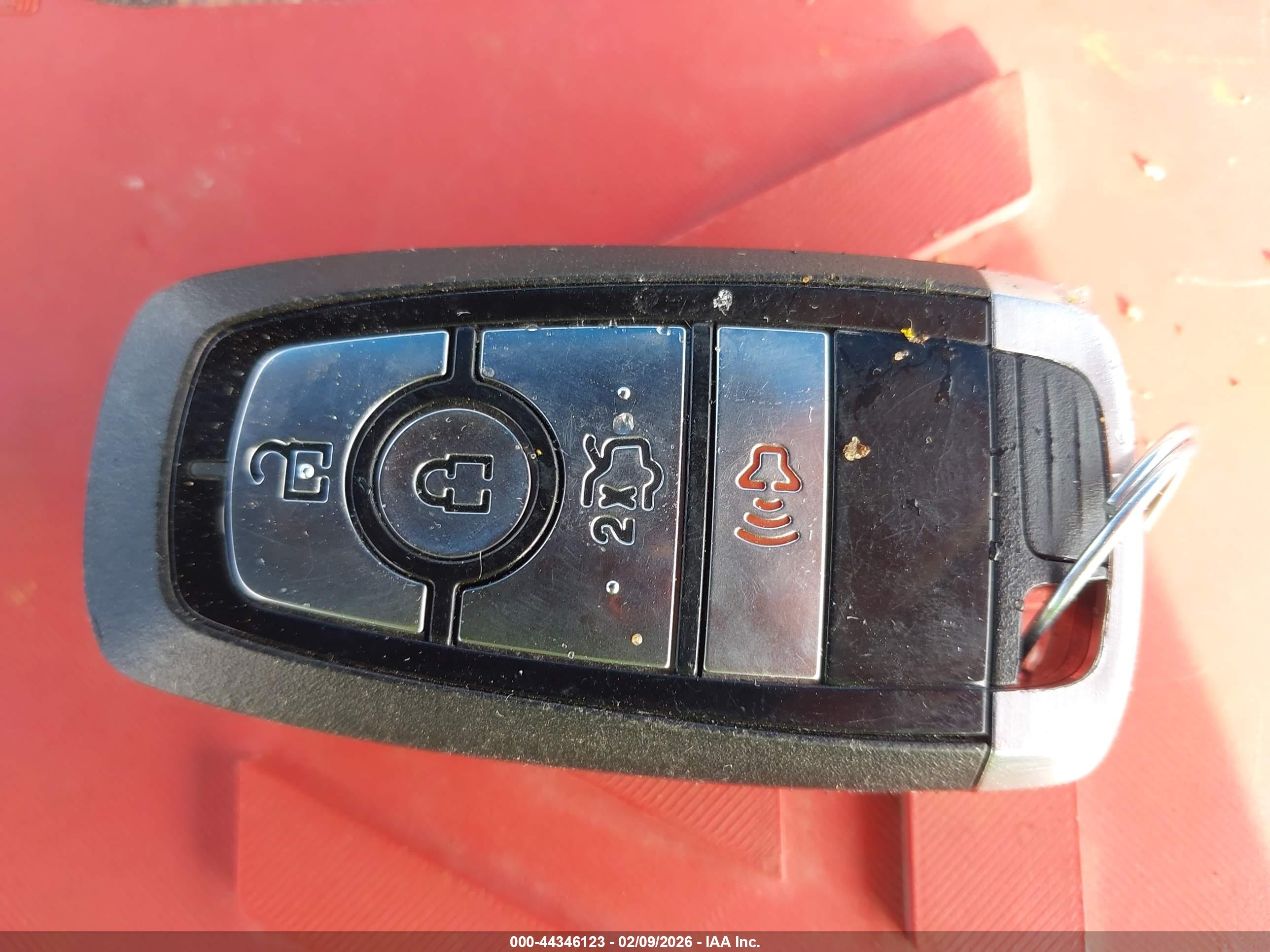 FORD FUSION image 11