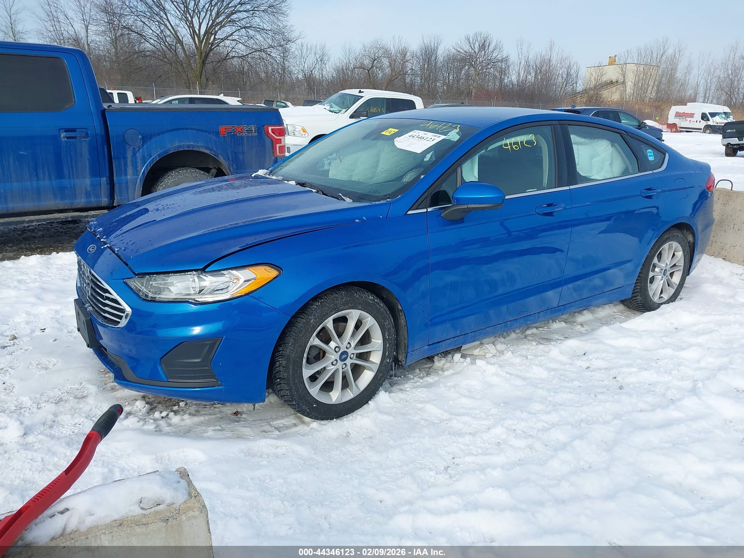 FORD FUSION image 2