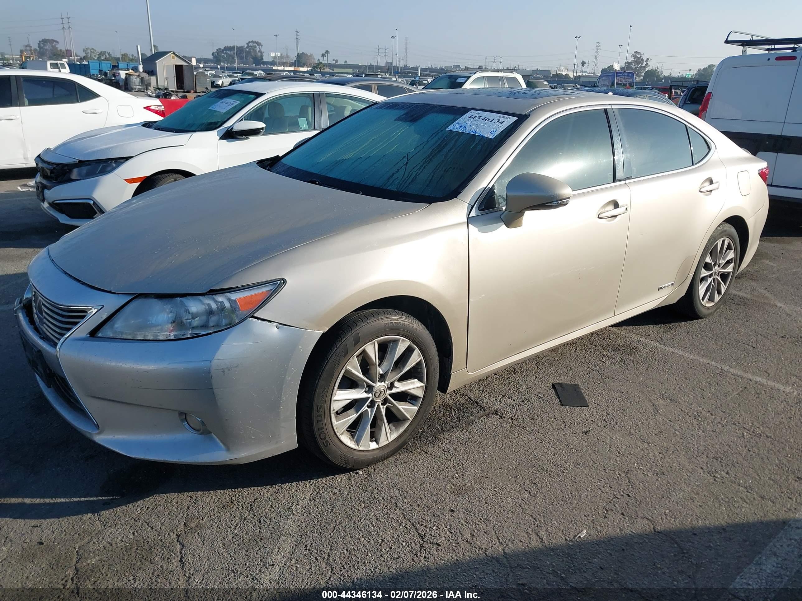 LEXUS ES image 2