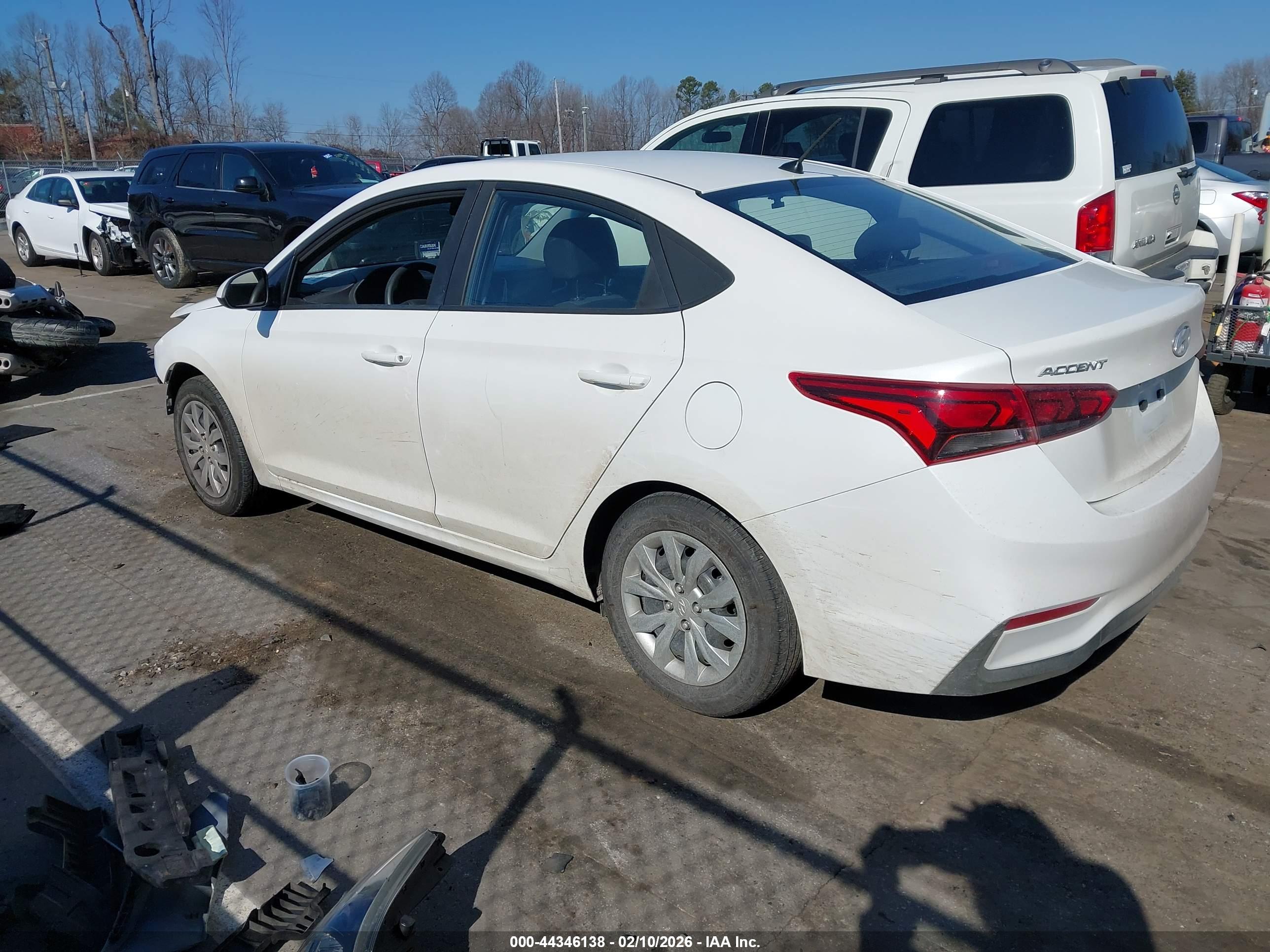 HYUNDAI ACCENT image 3