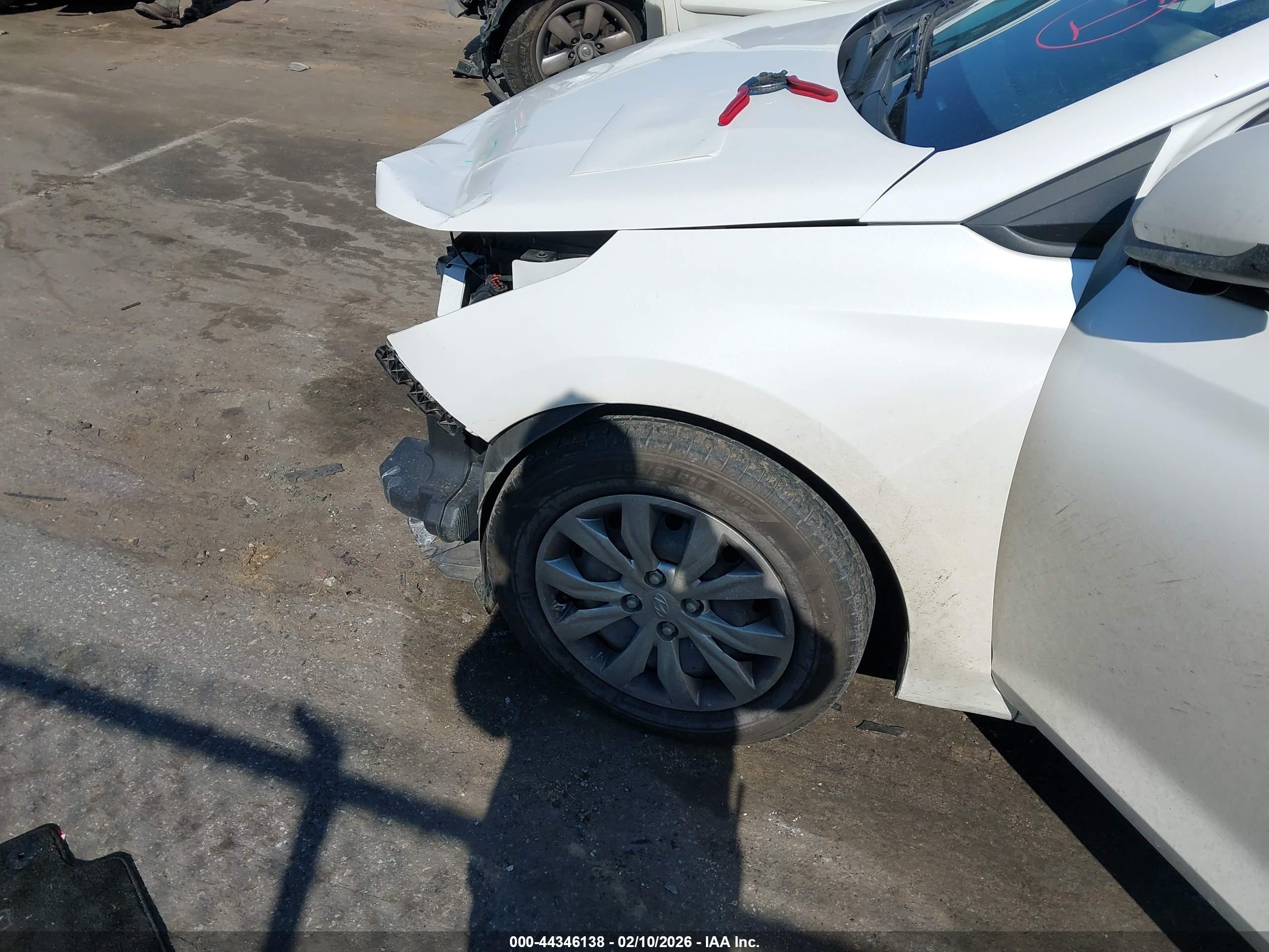 HYUNDAI ACCENT image 6