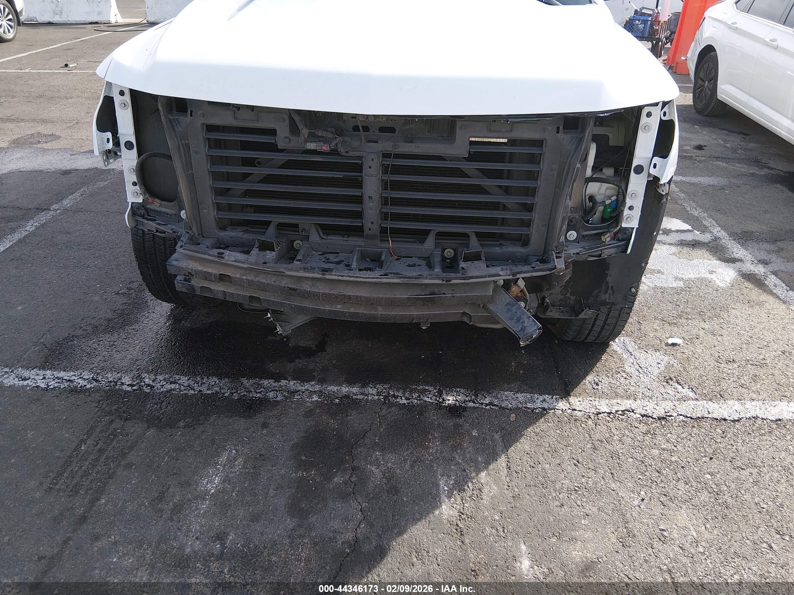 CHEVROLET SUBURBAN image 6