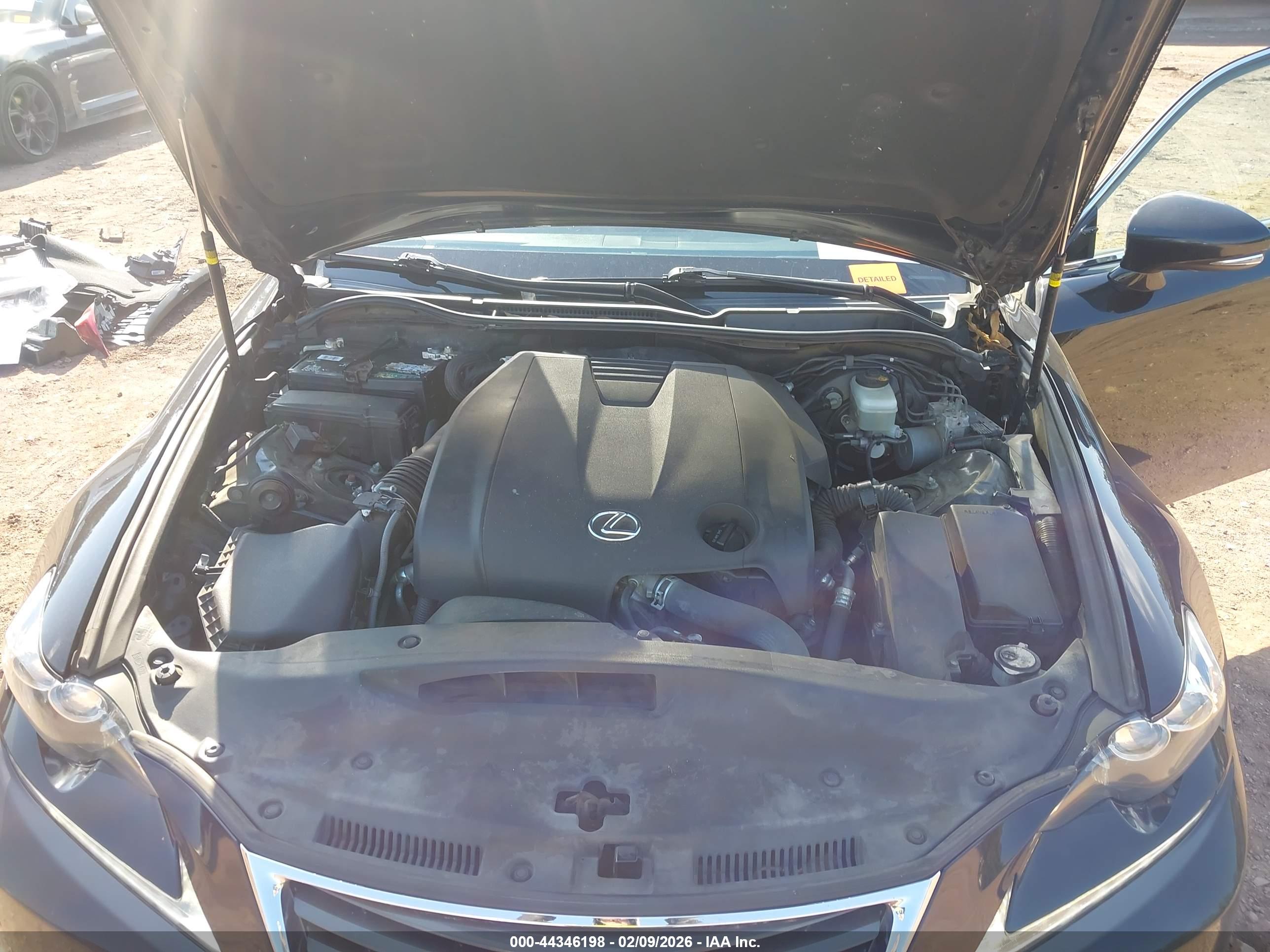 LEXUS IS image 10