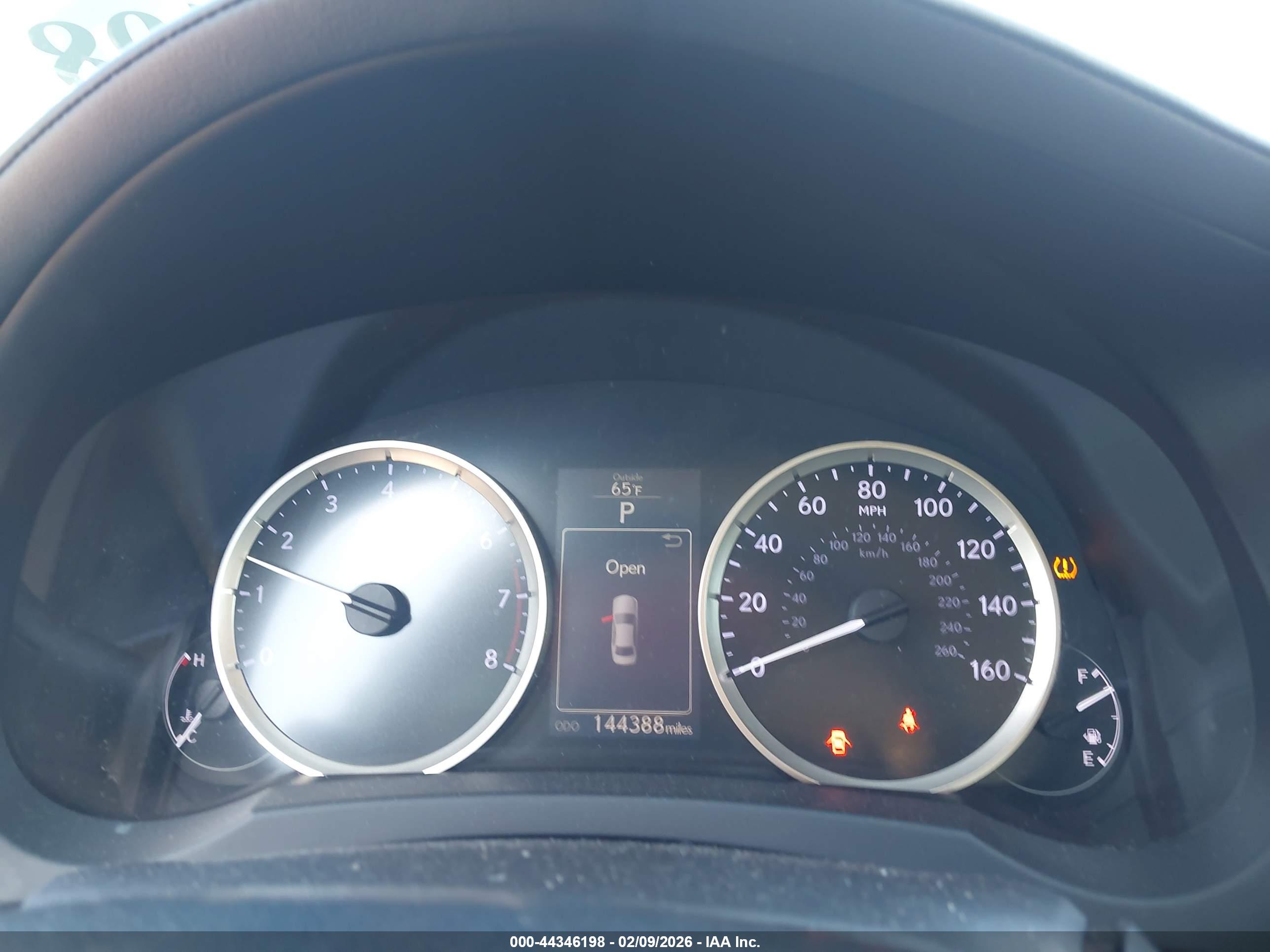 LEXUS IS image 7