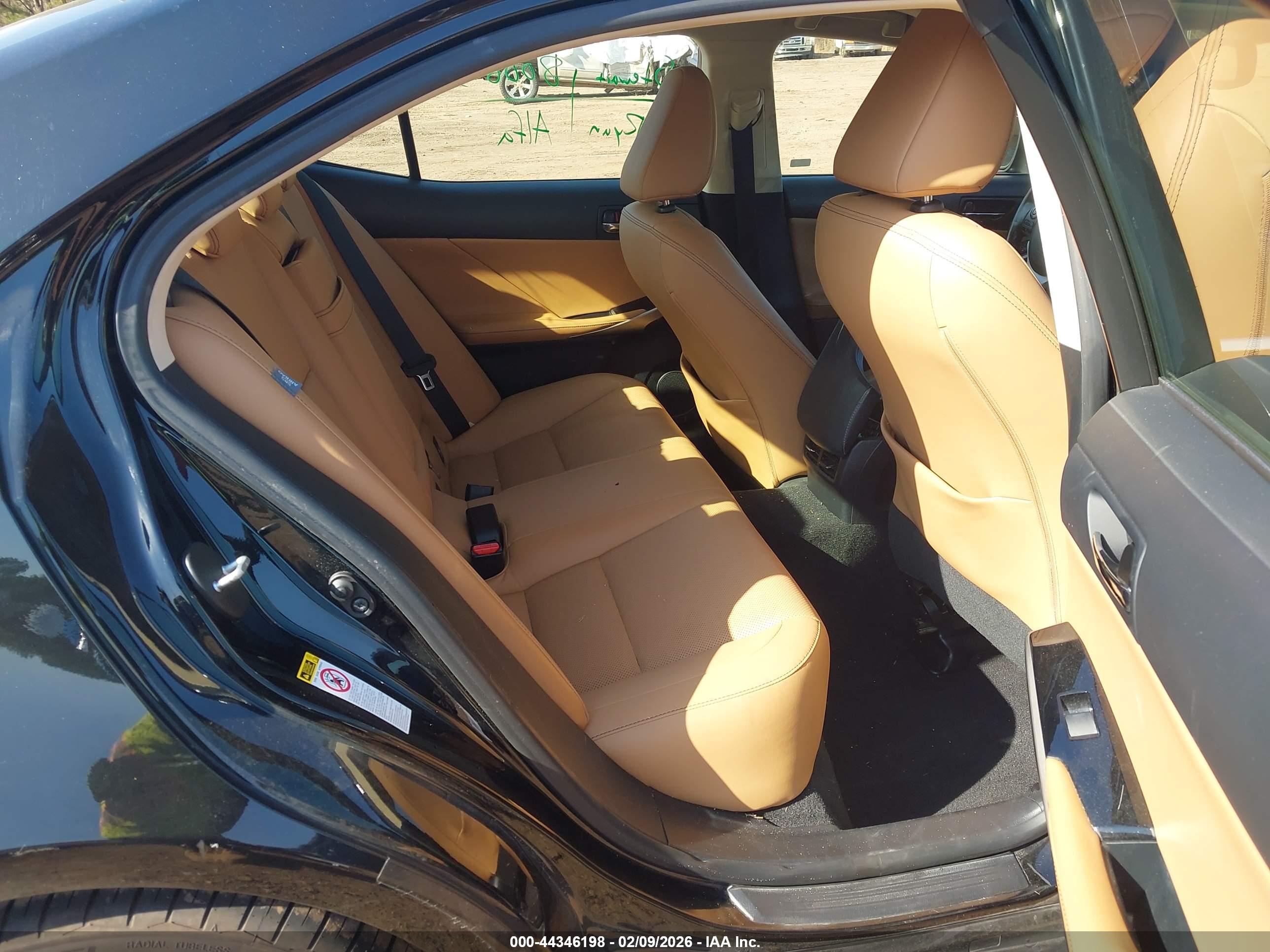 LEXUS IS image 8
