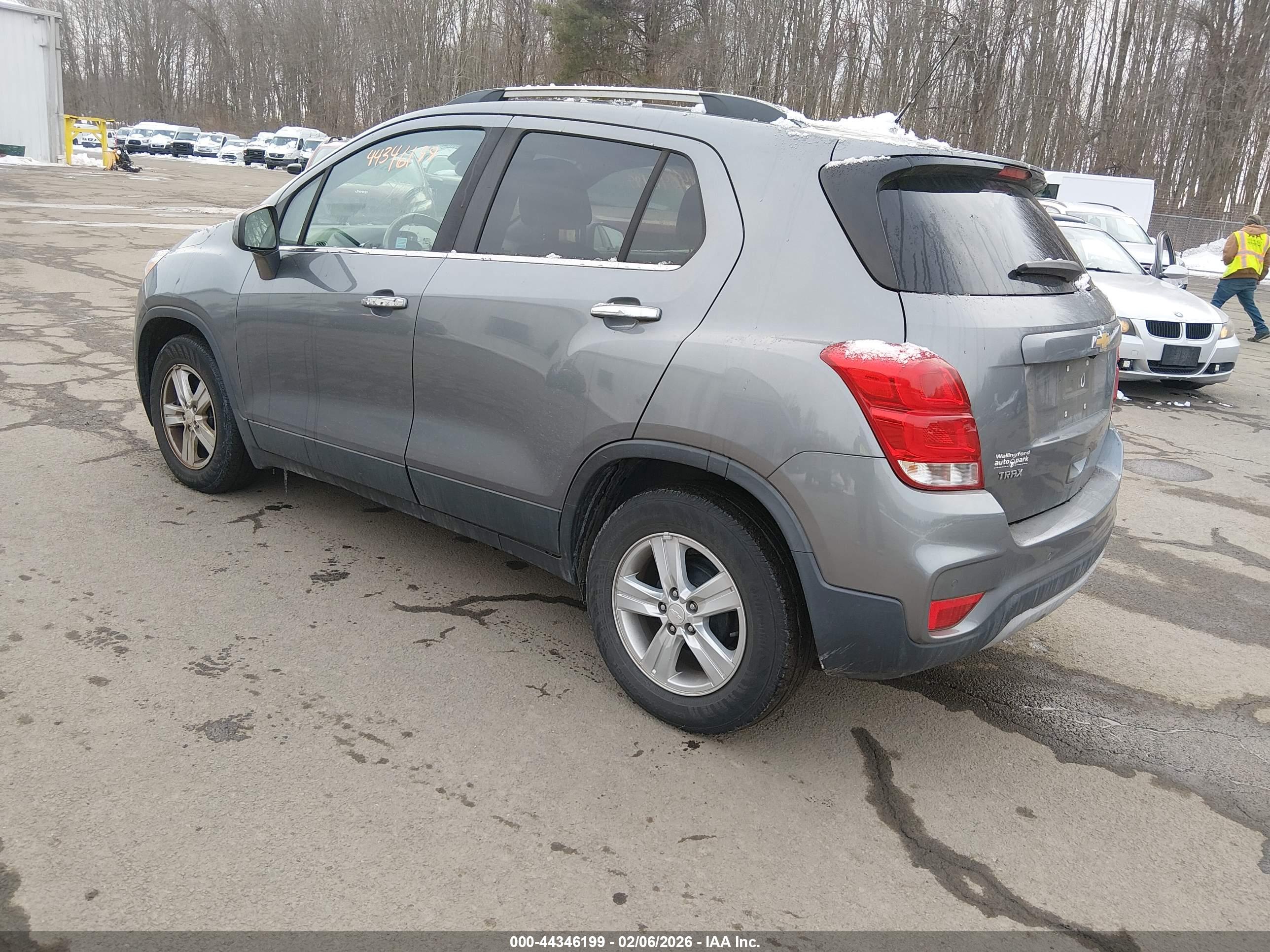CHEVROLET TRAX image 3