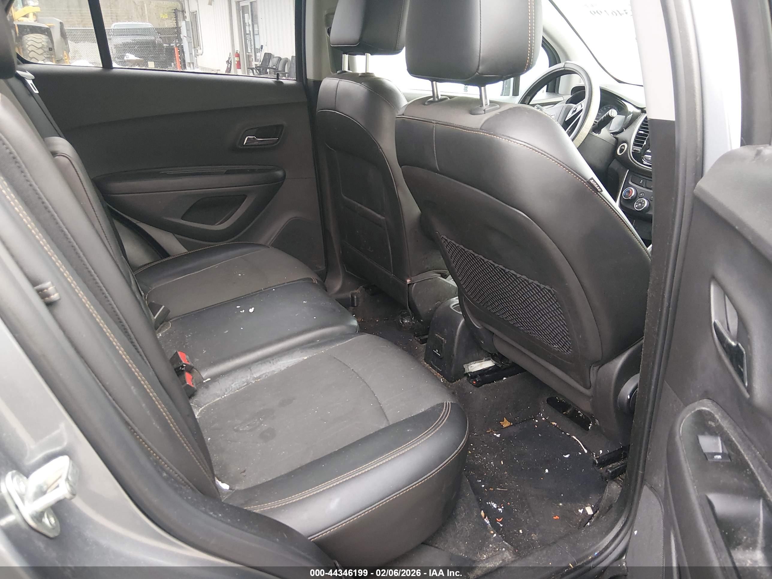 CHEVROLET TRAX image 8