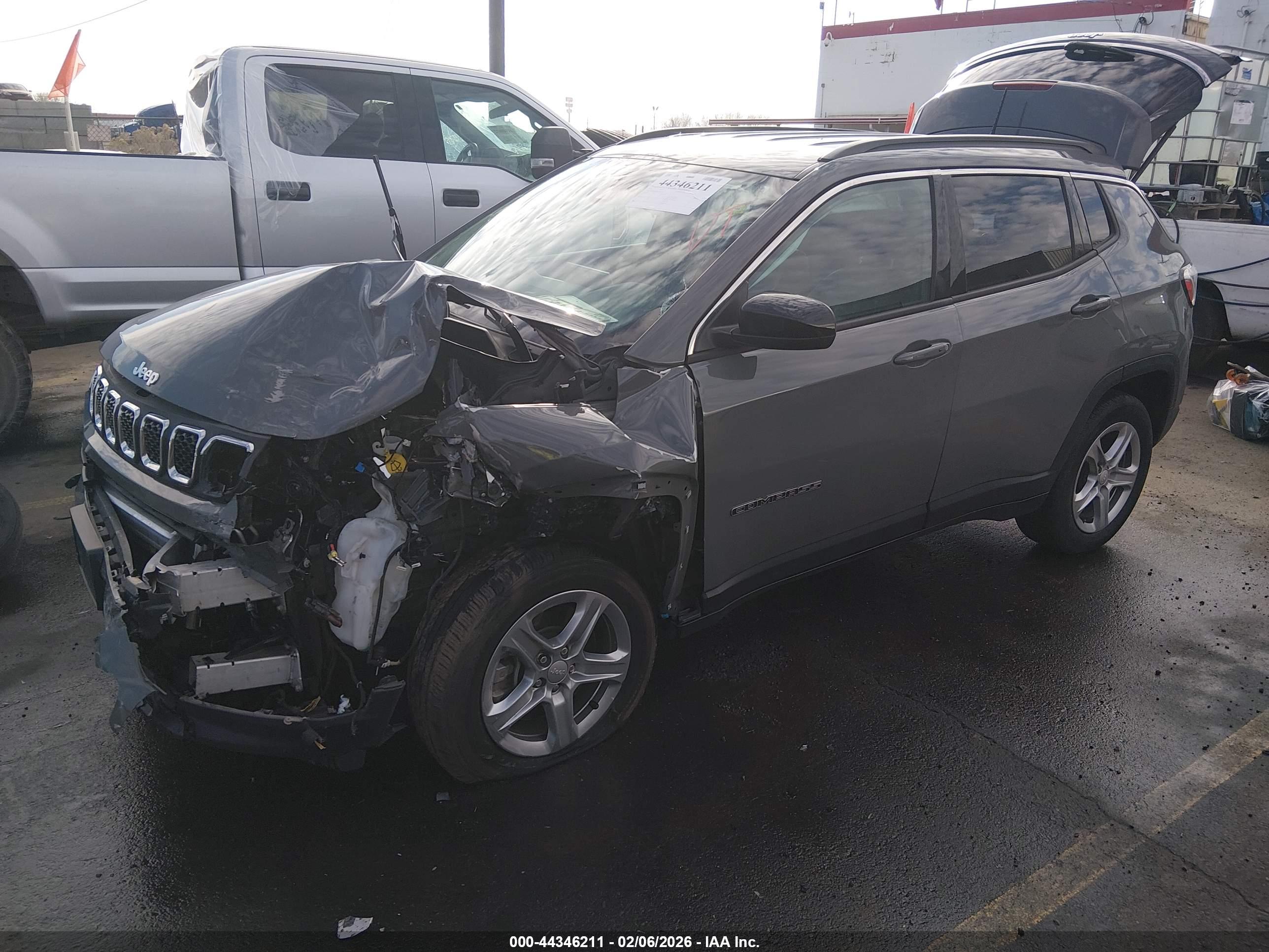 JEEP COMPASS image 2