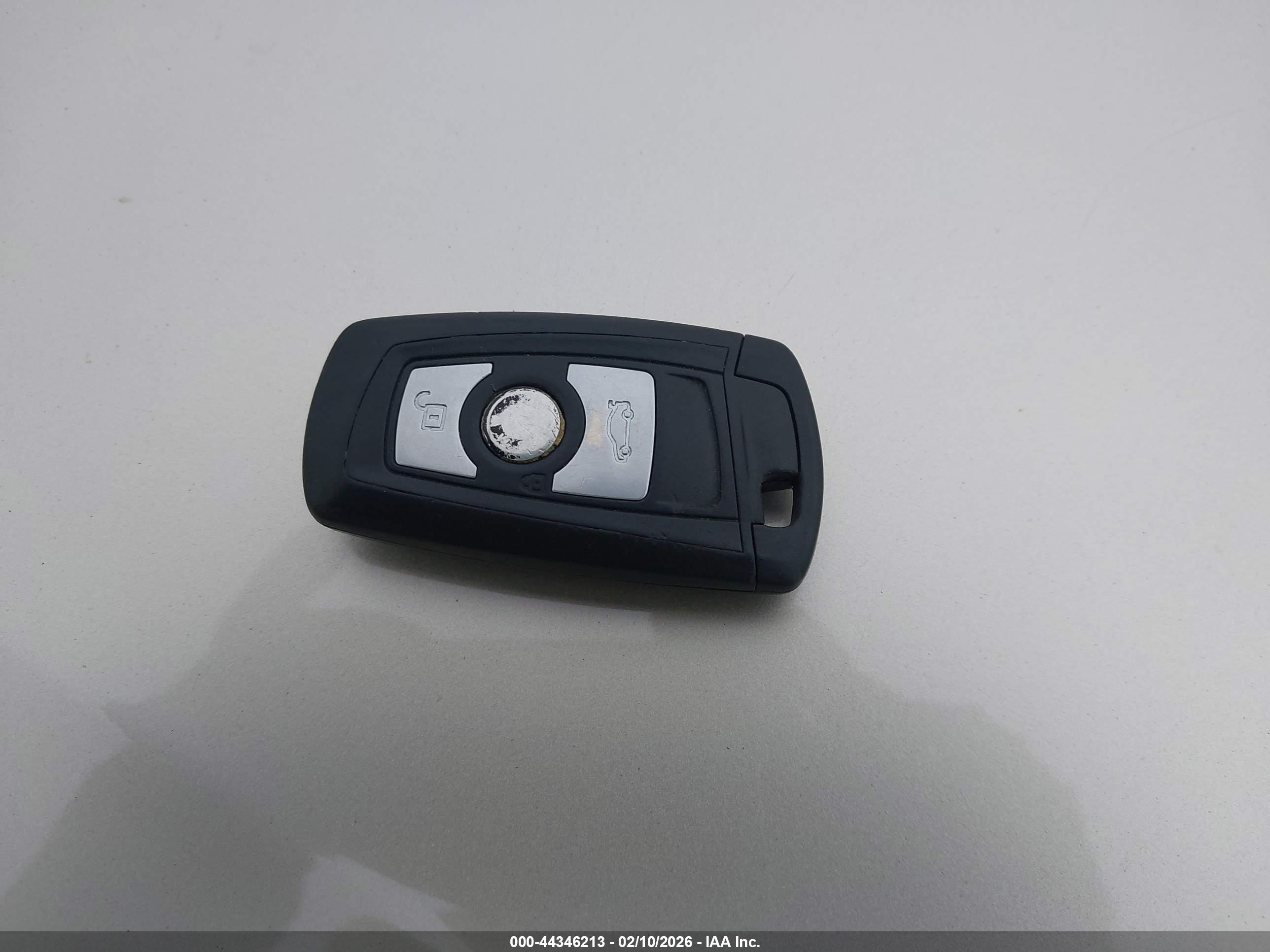 BMW 320I image 11