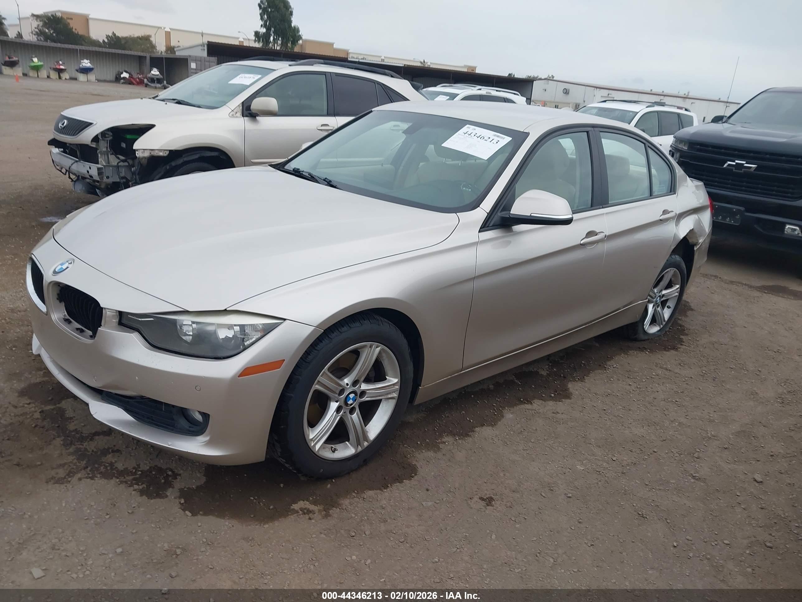 BMW 320I image 2