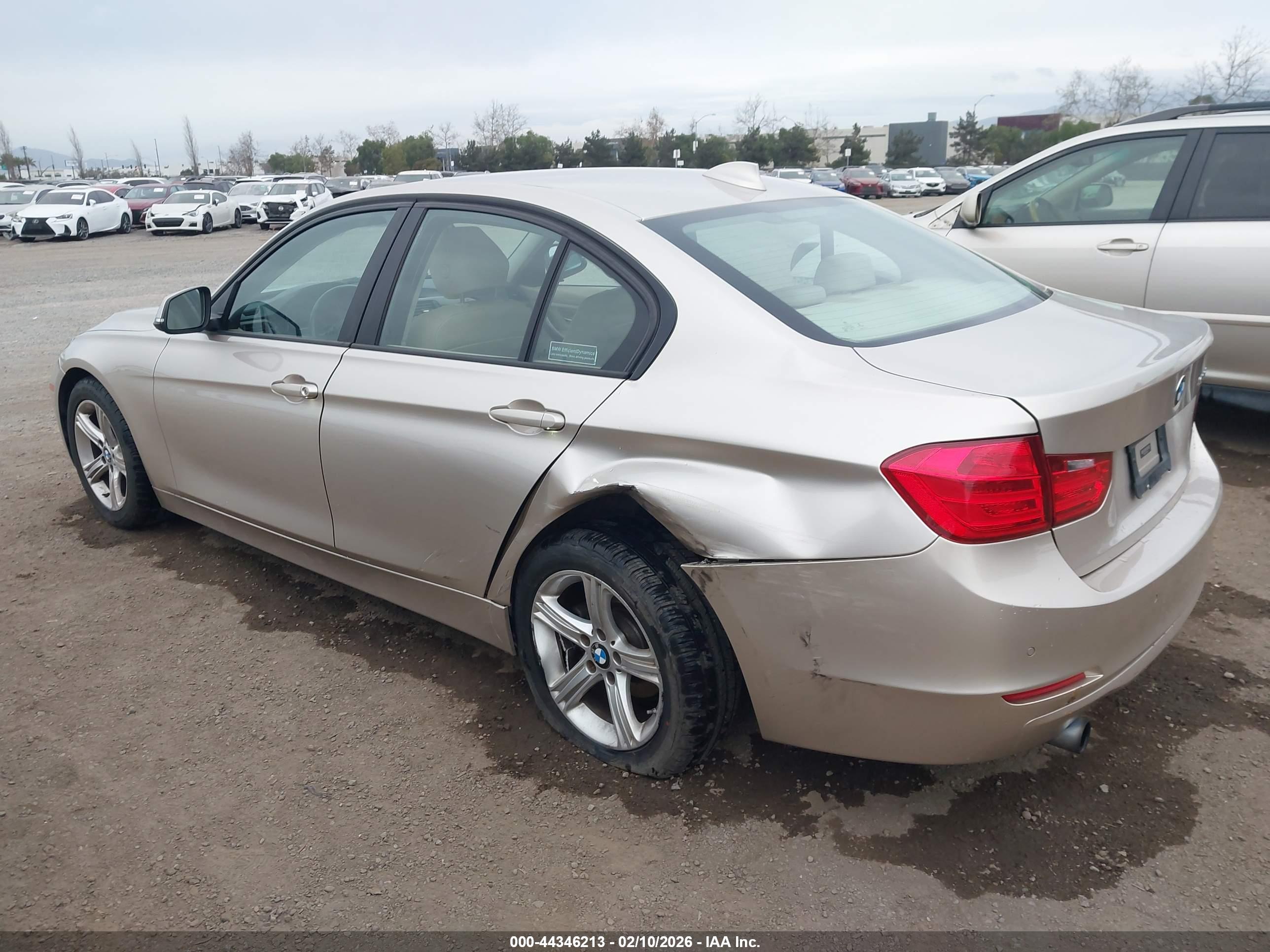 BMW 320I image 3