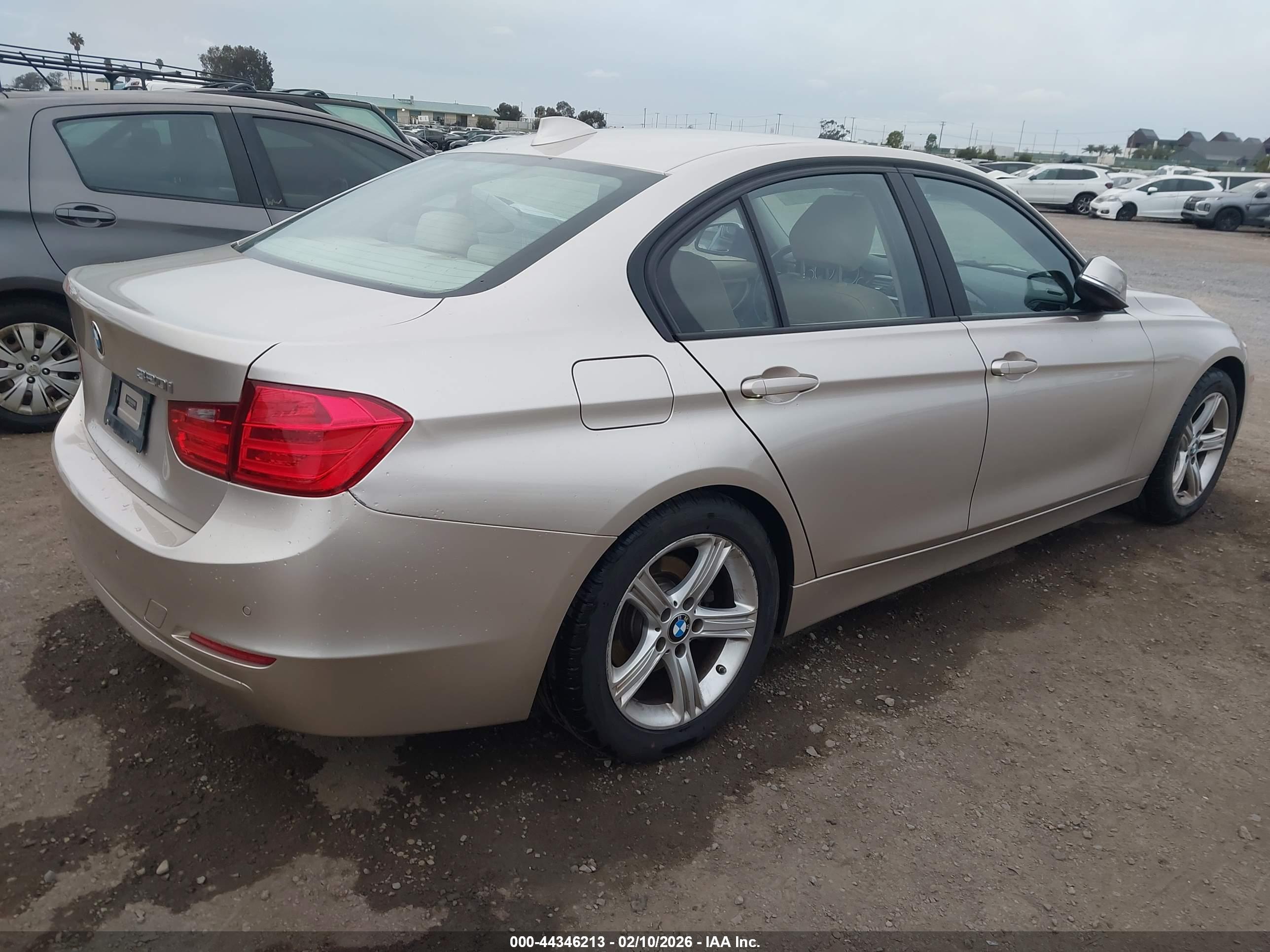 BMW 320I image 4