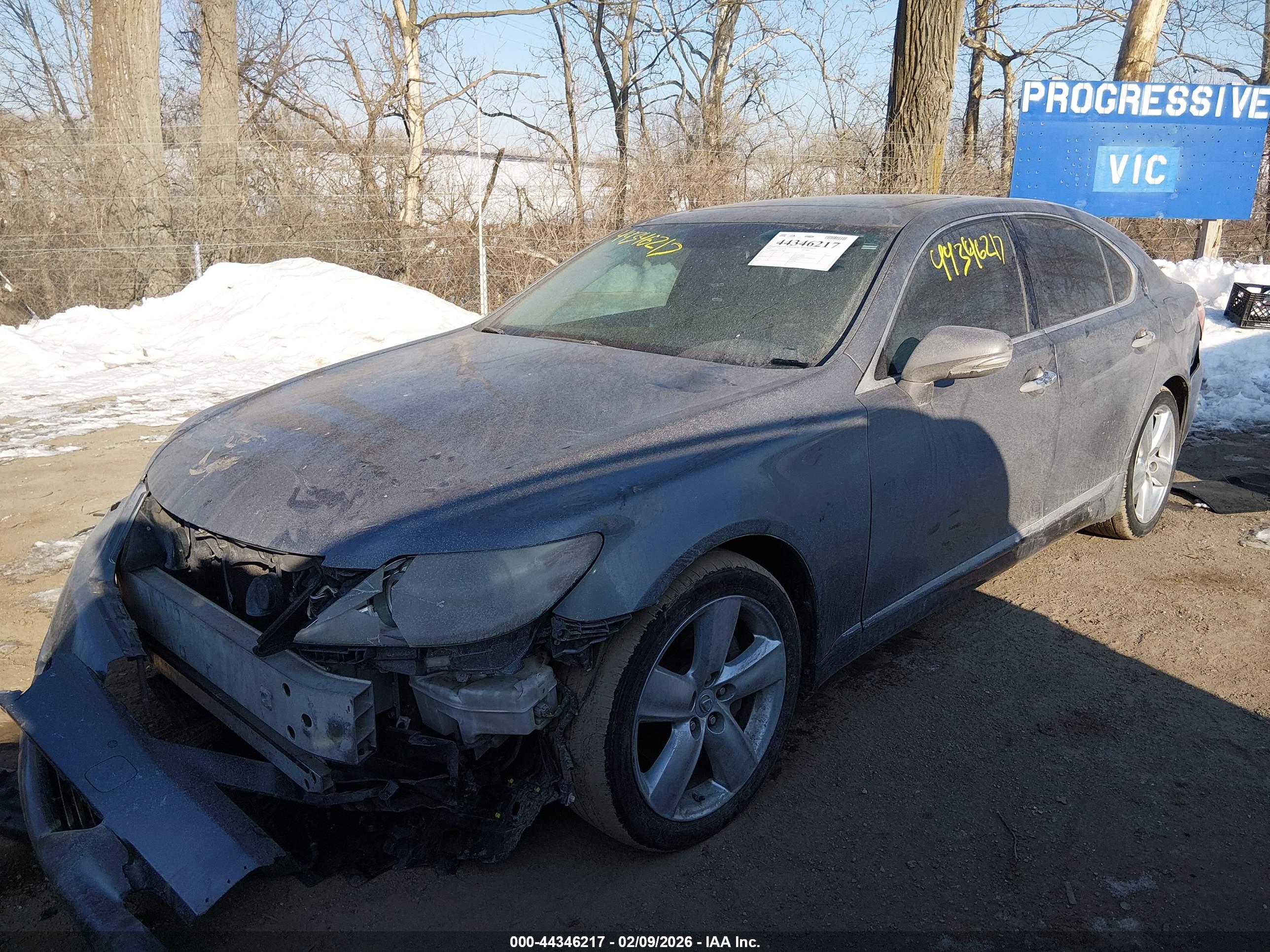 LEXUS LS image 2