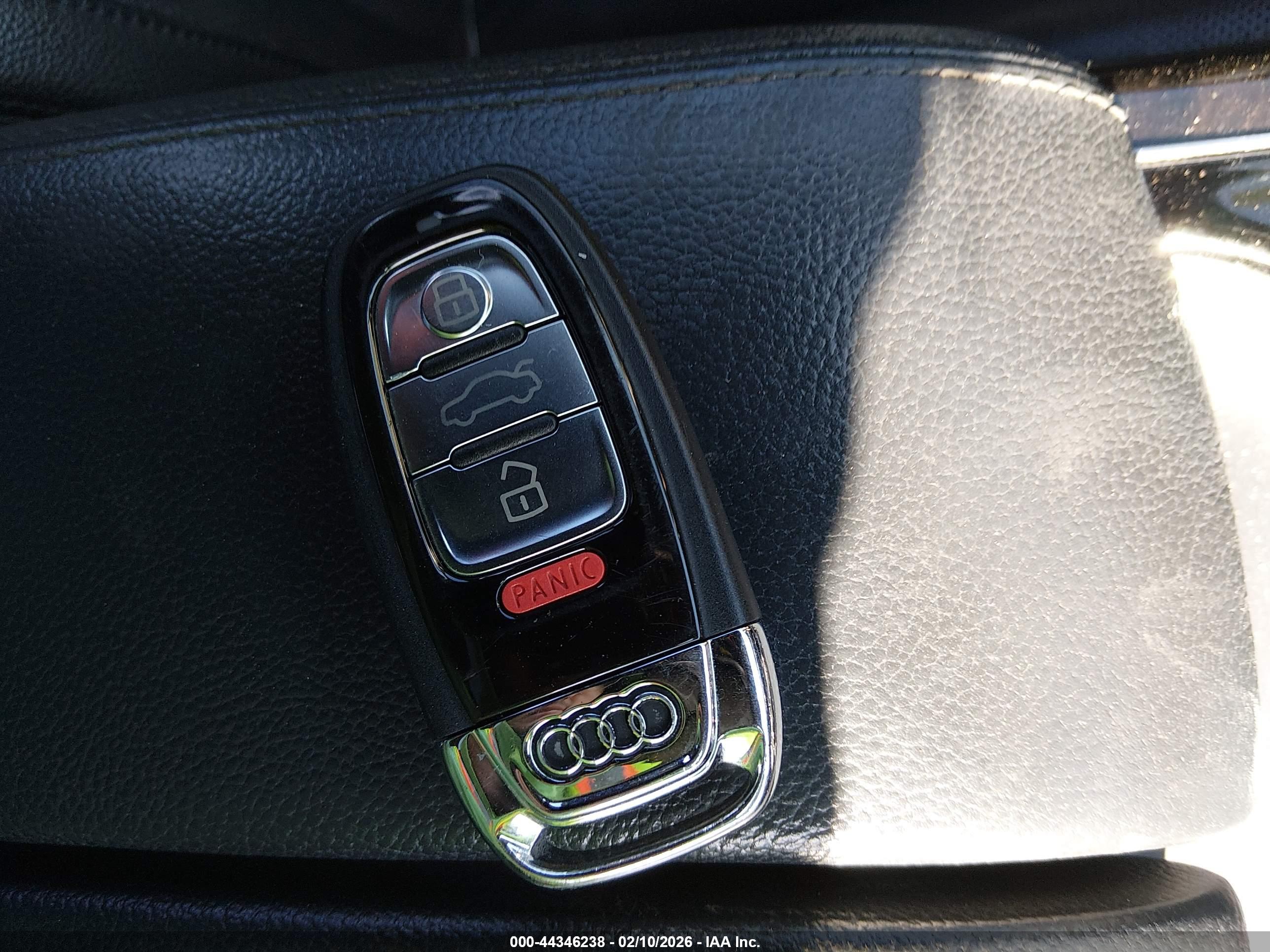 AUDI A8 image 11