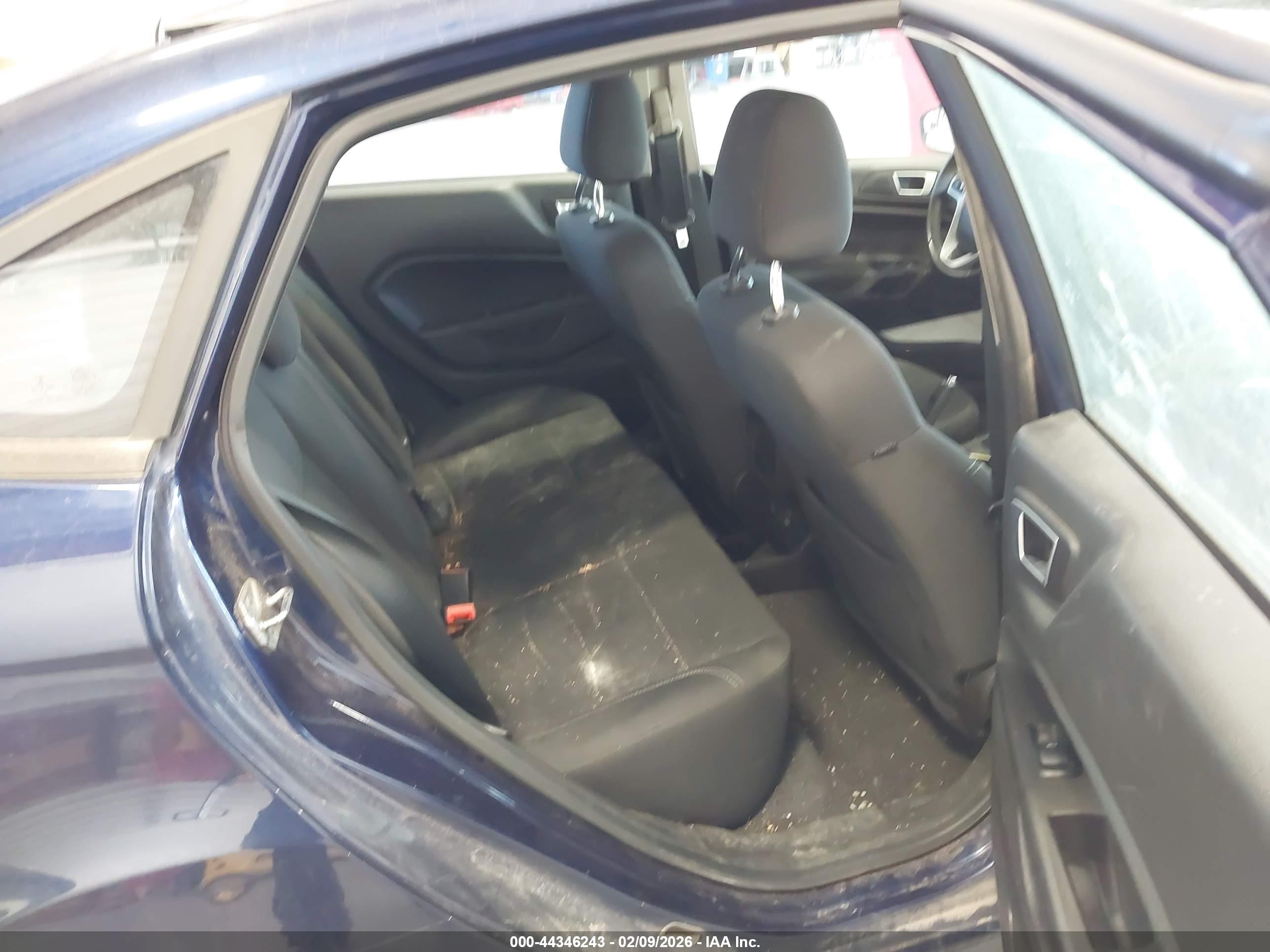 FORD FIESTA image 8