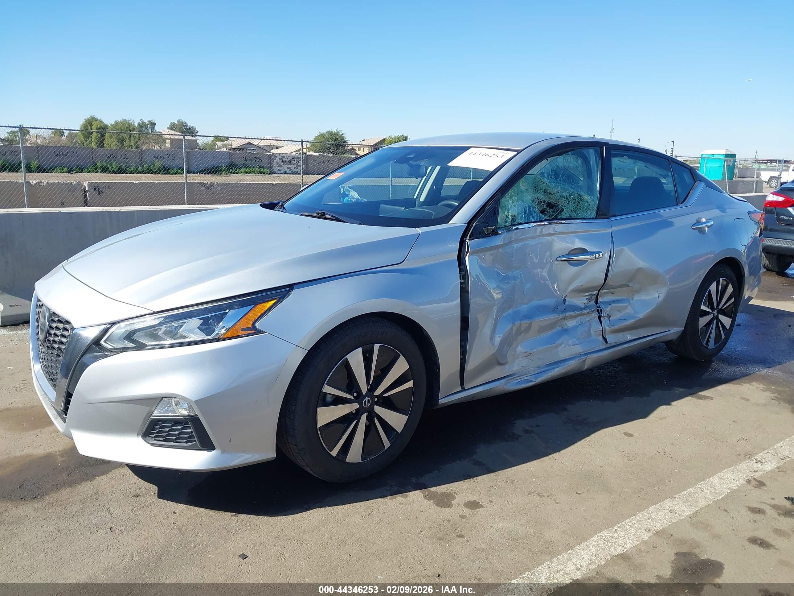 NISSAN ALTIMA image 6