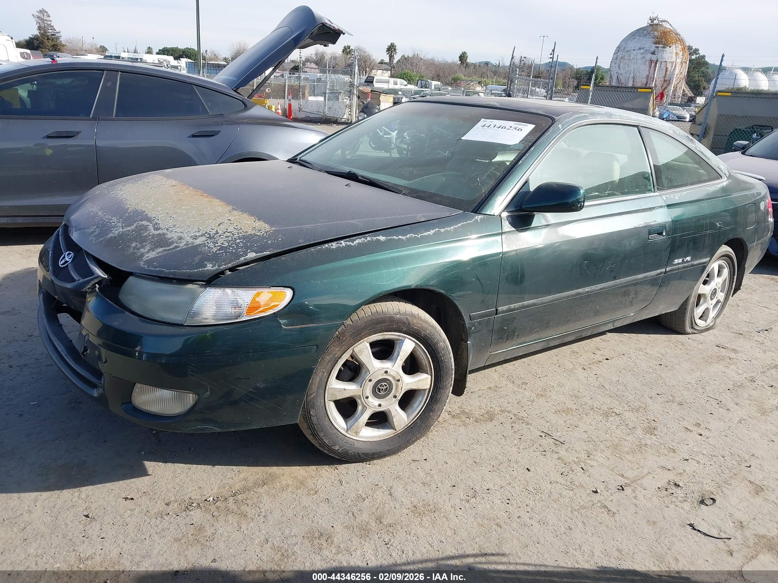 TOYOTA CAMRY image 2
