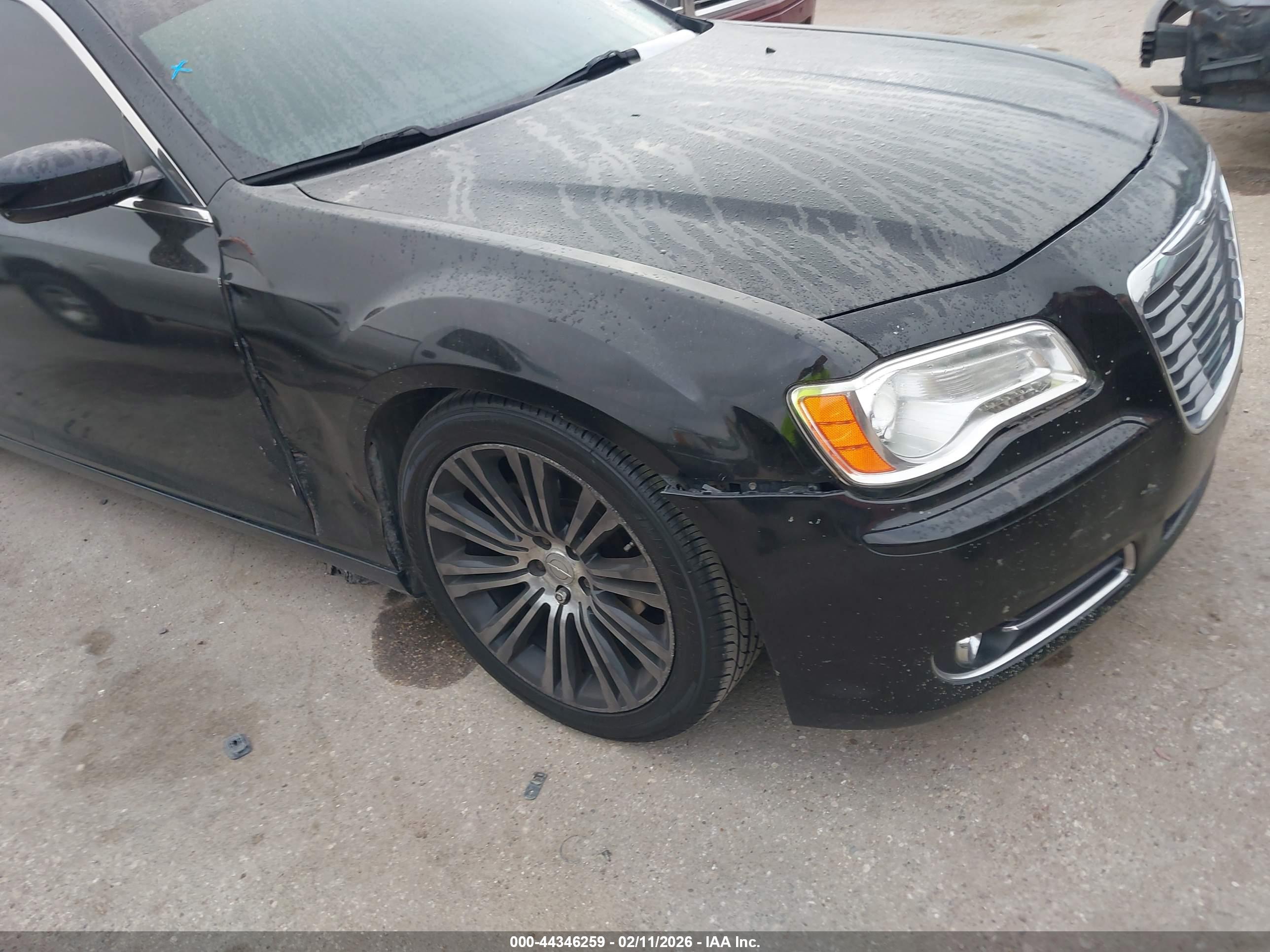 CHRYSLER 300 image 6