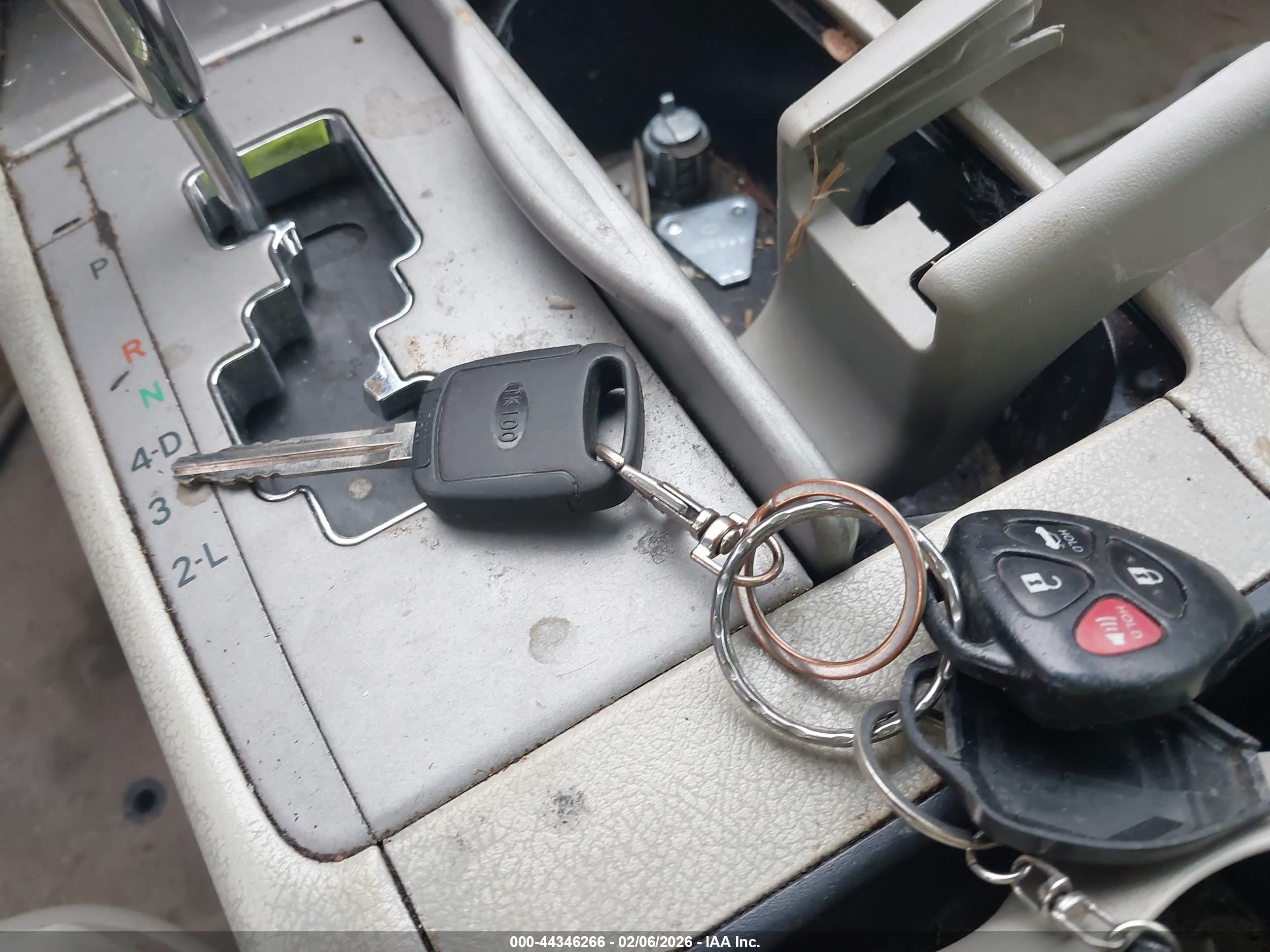 TOYOTA CAMRY image 11