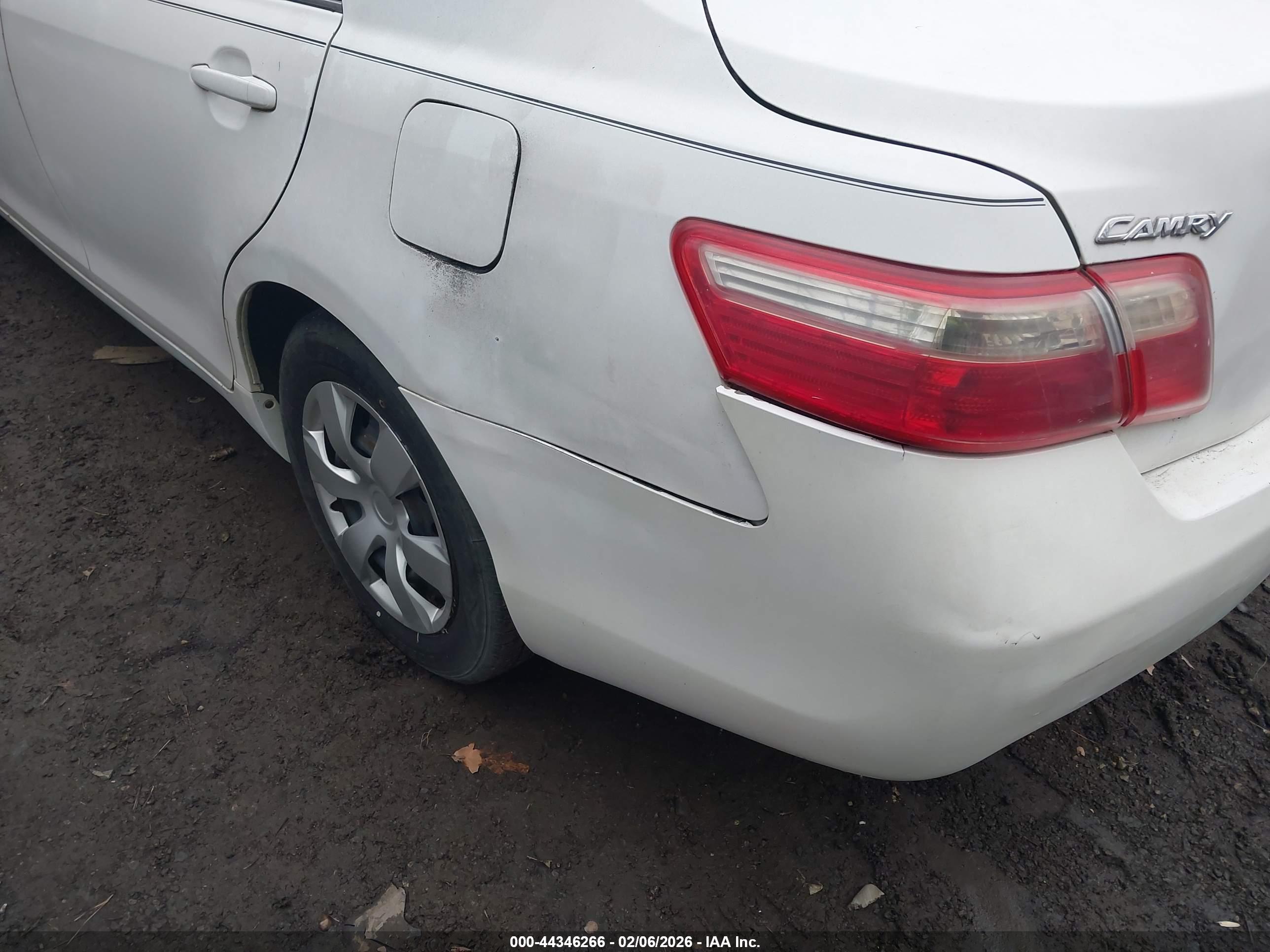 TOYOTA CAMRY image 6