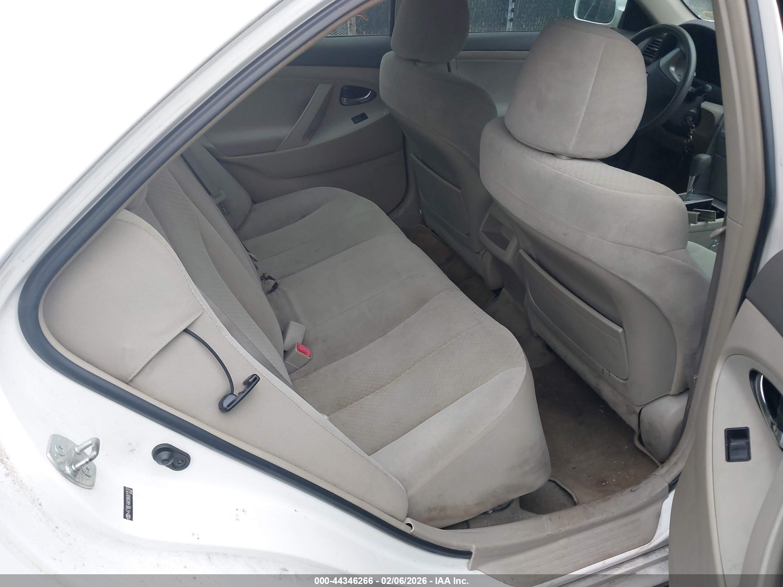 TOYOTA CAMRY image 8