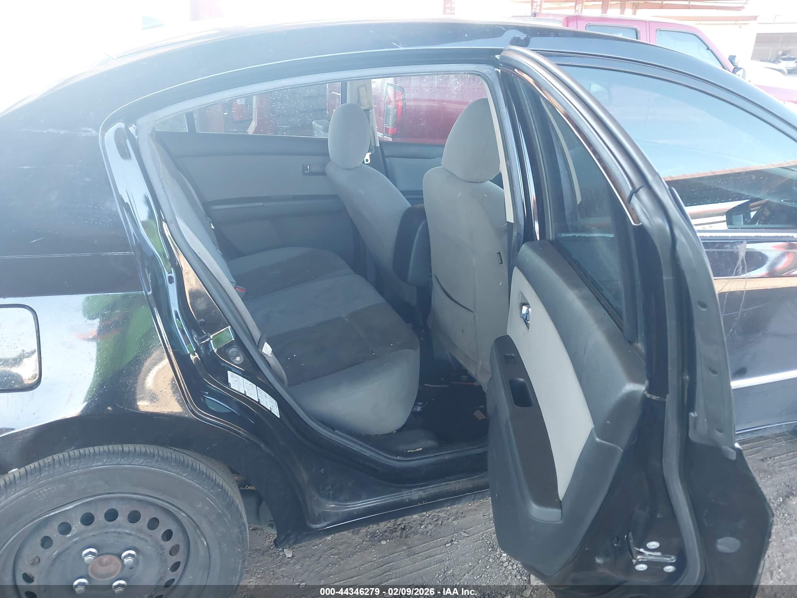 NISSAN SENTRA image 8