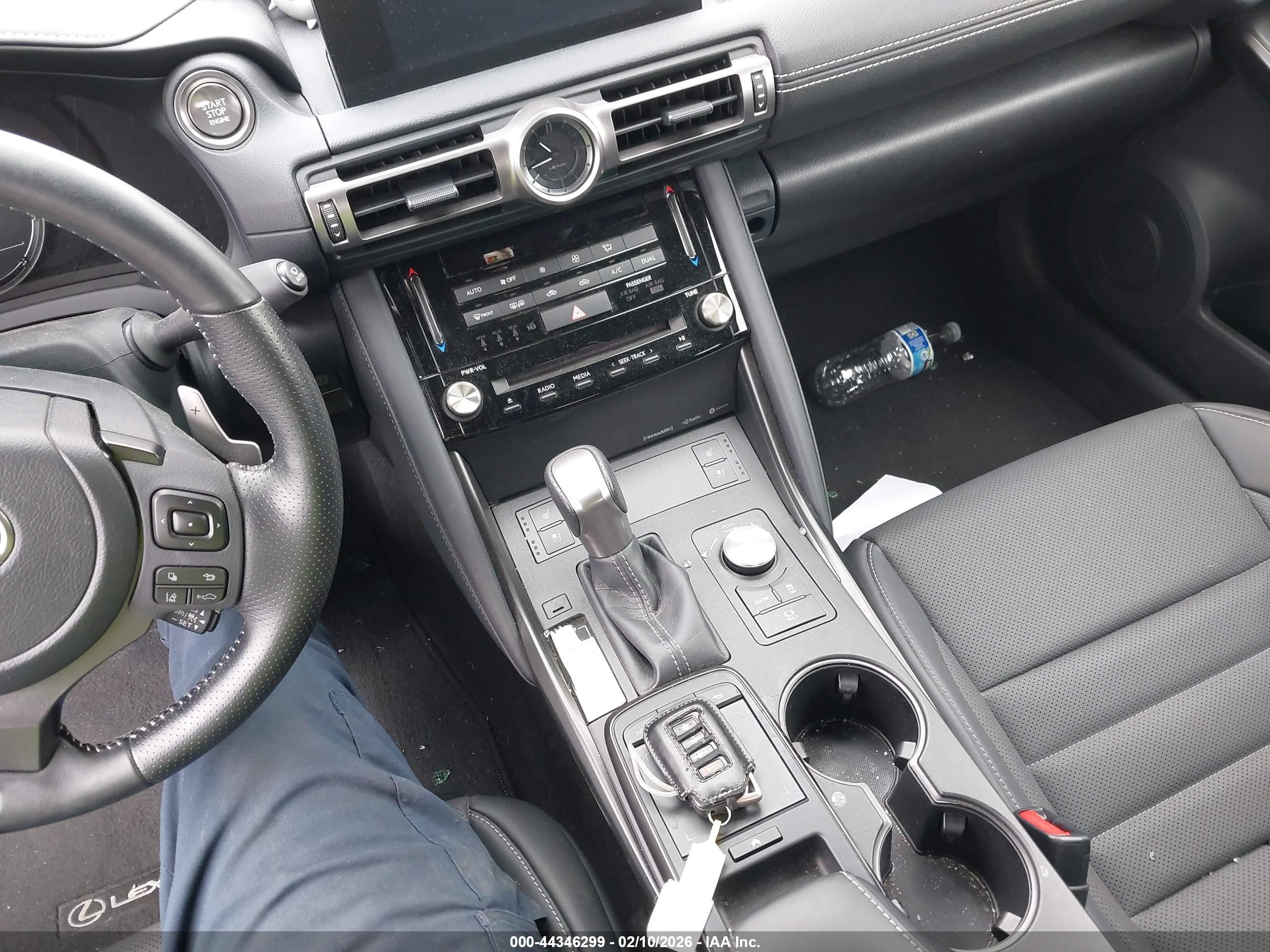 LEXUS IS image 11