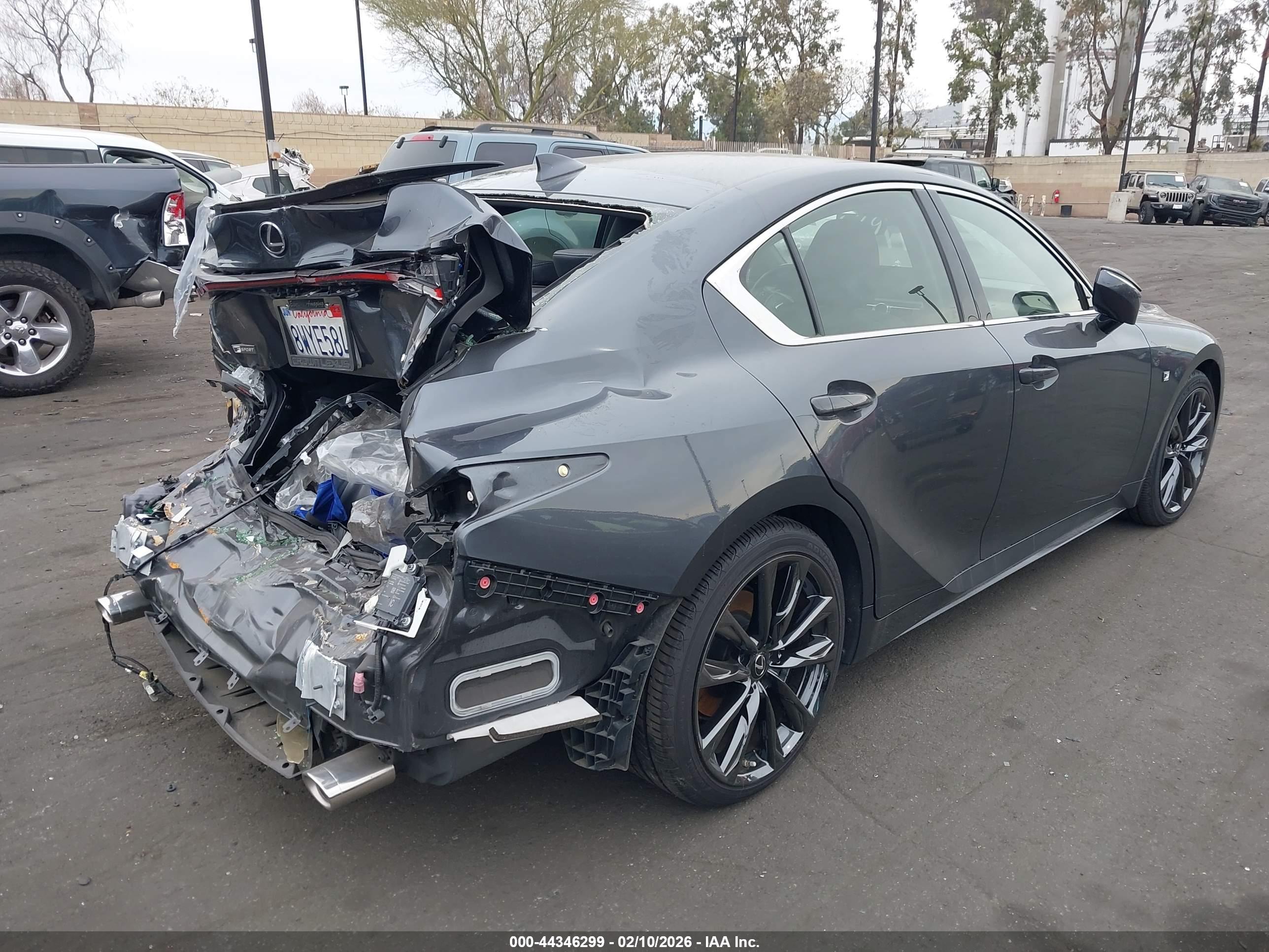 LEXUS IS image 4