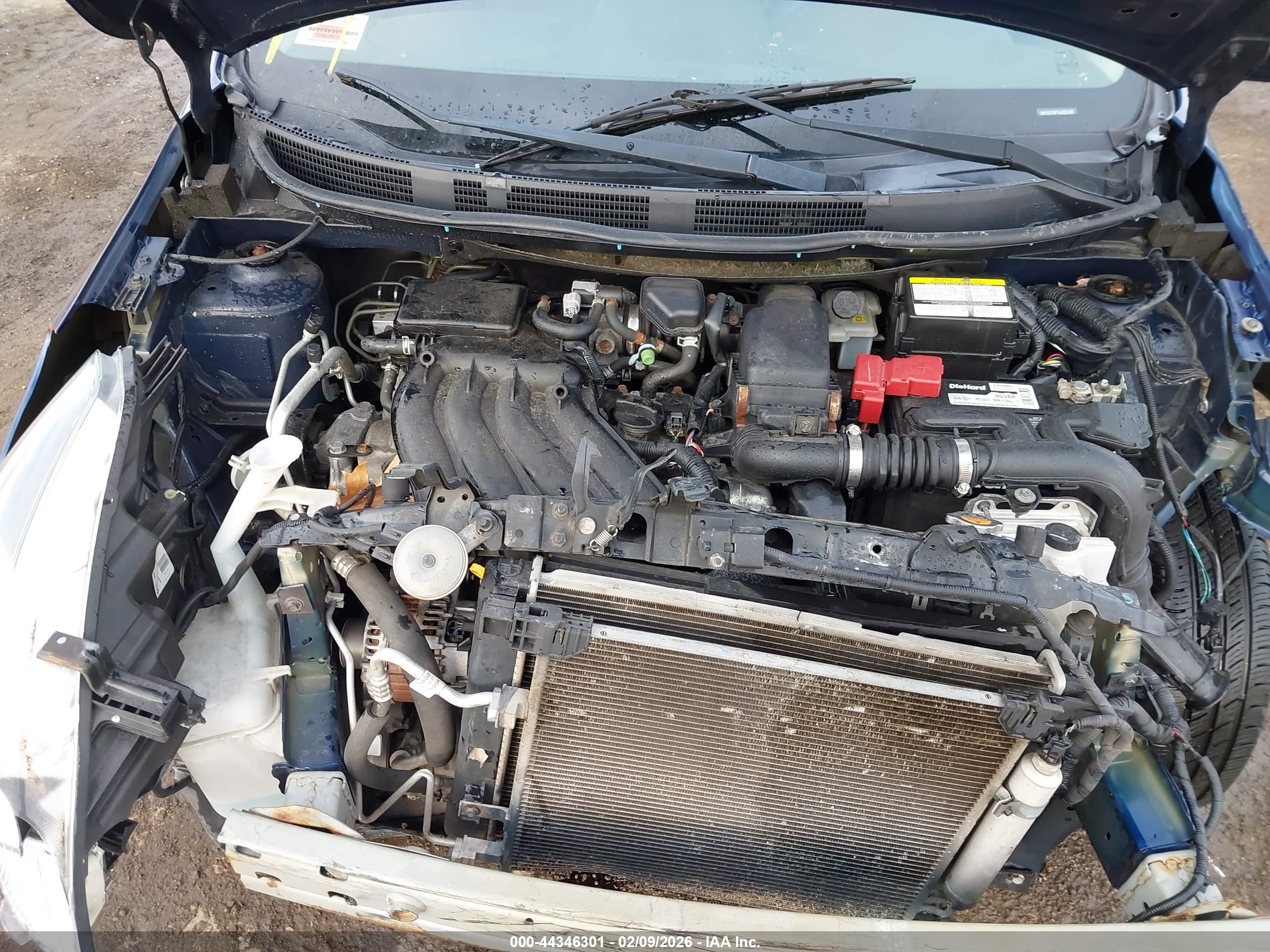 NISSAN VERSA image 10