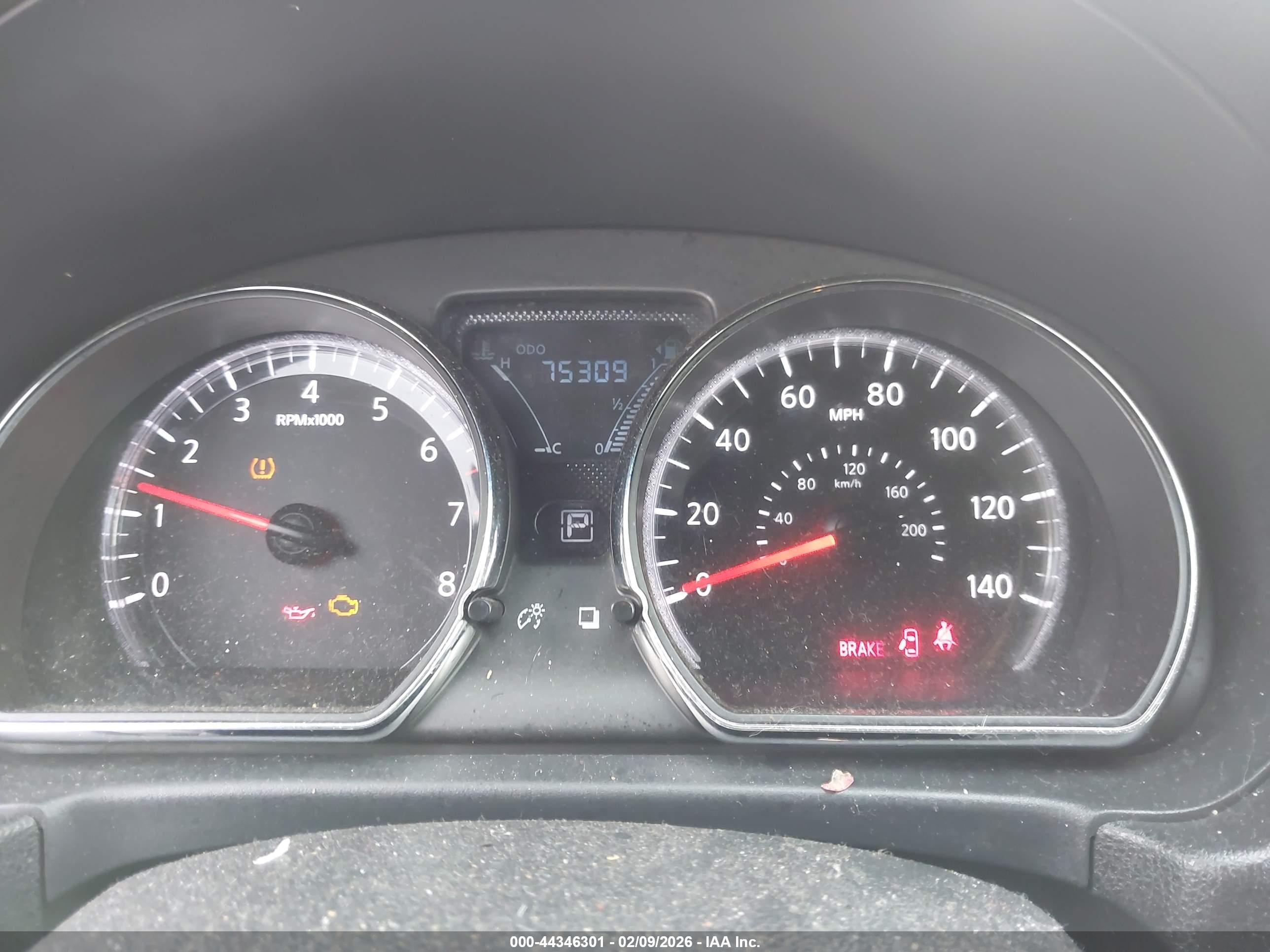 NISSAN VERSA image 7