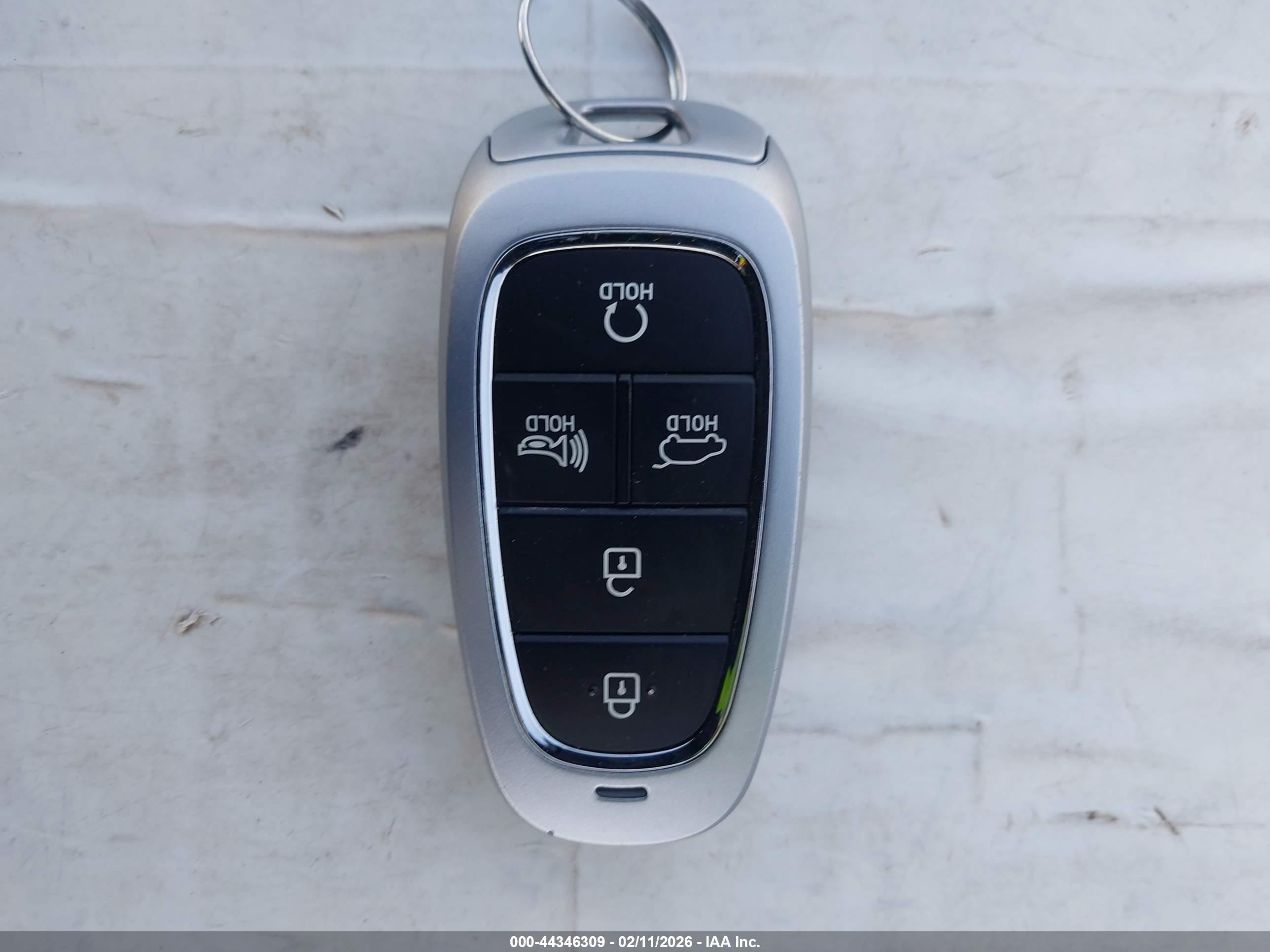 HYUNDAI SANTA image 11