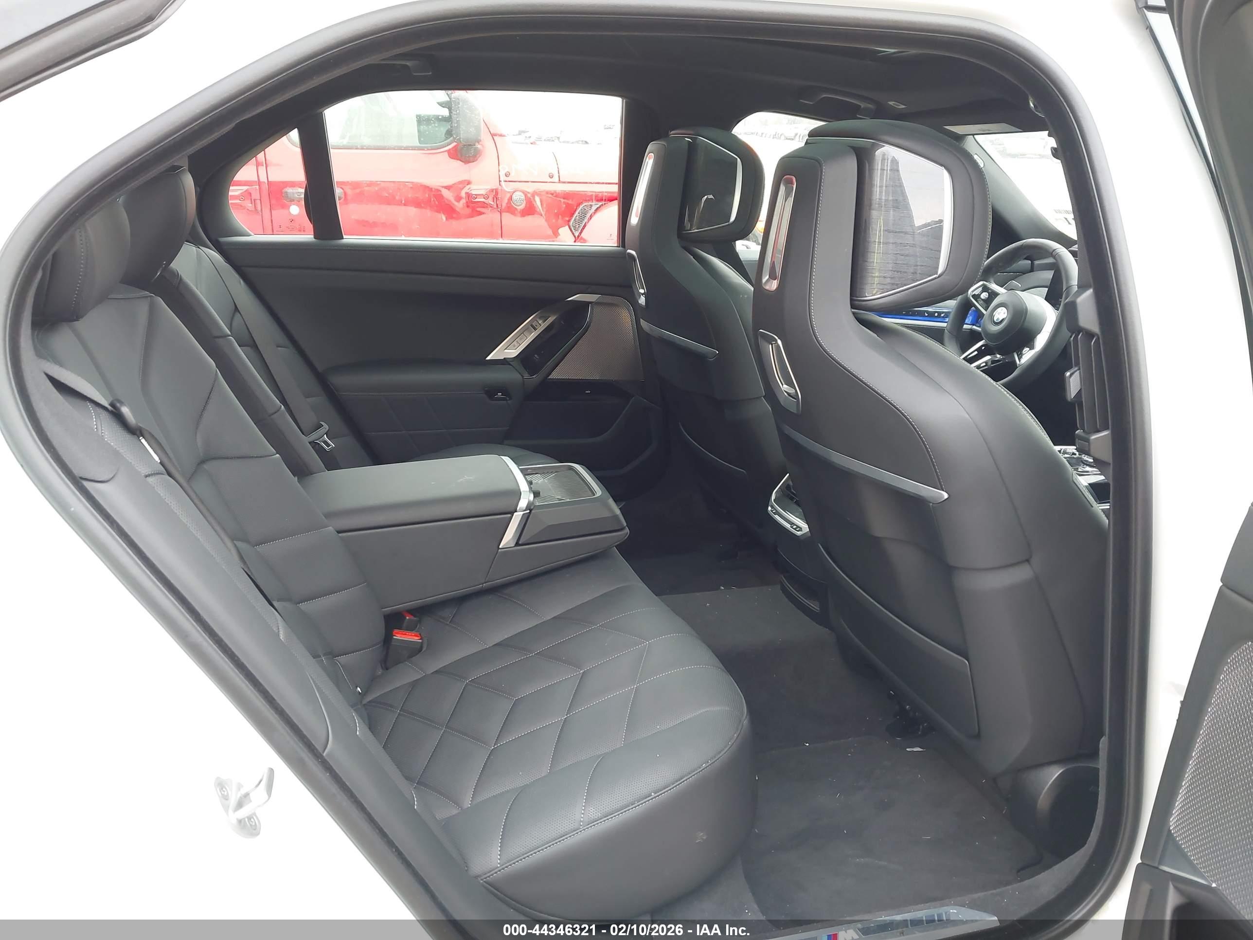 BMW 760I image 8
