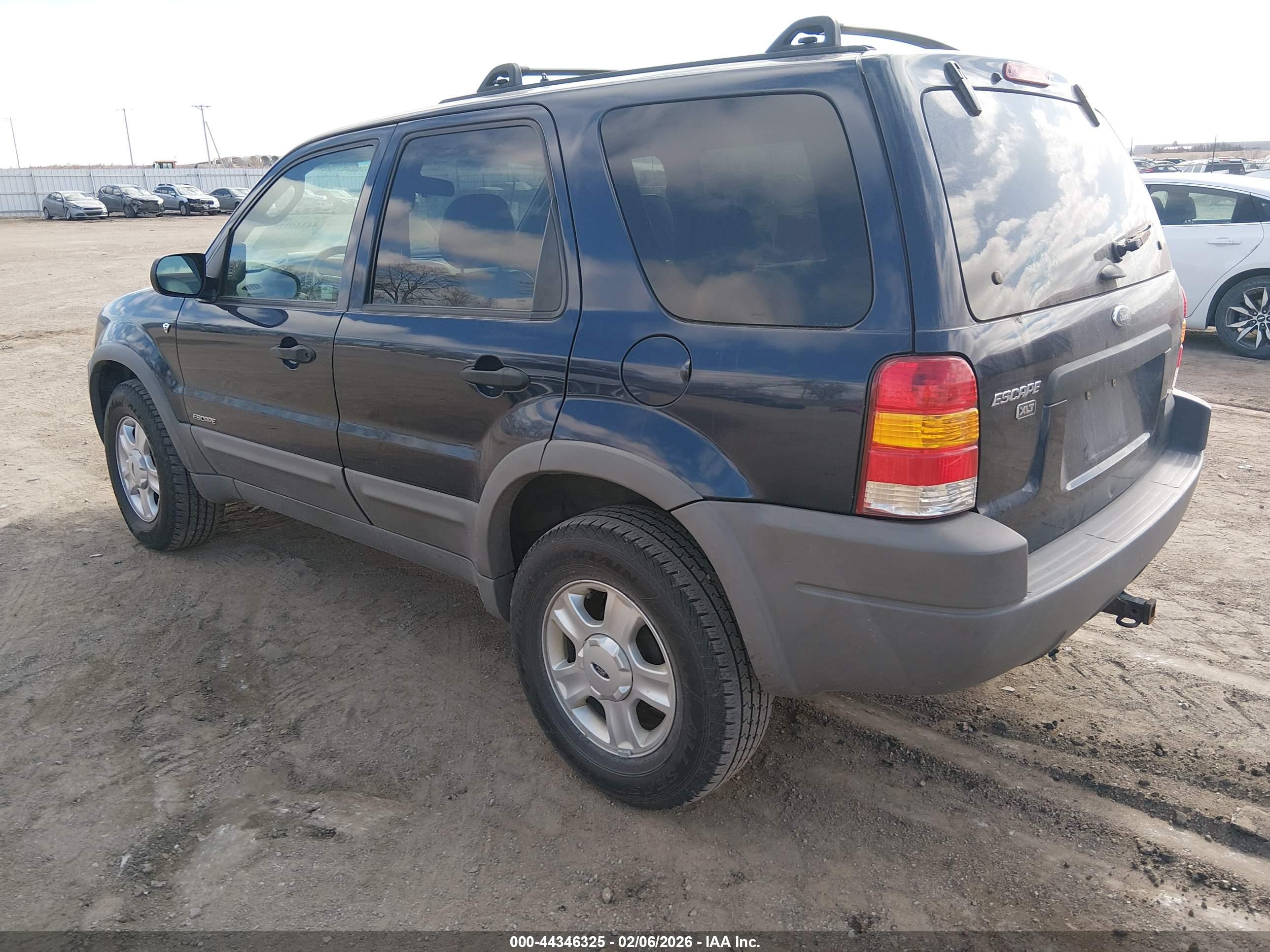 FORD ESCAPE image 3