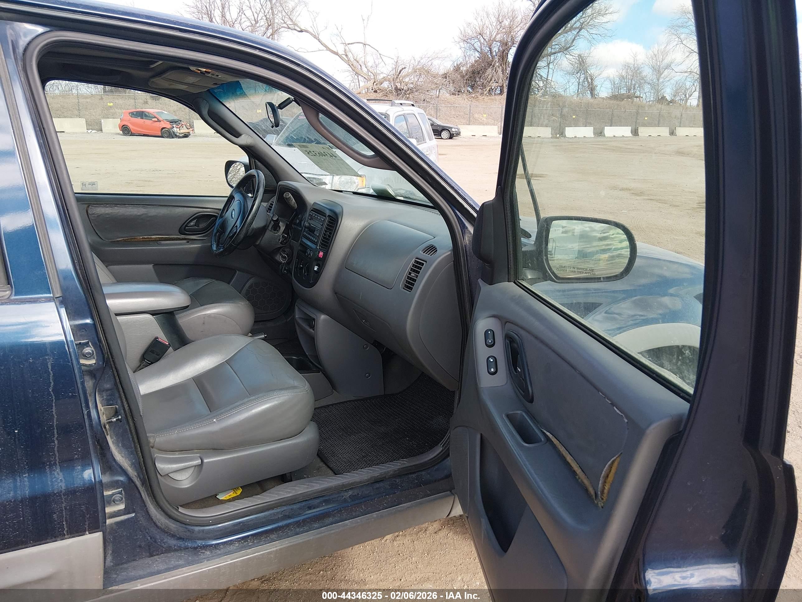 FORD ESCAPE image 5