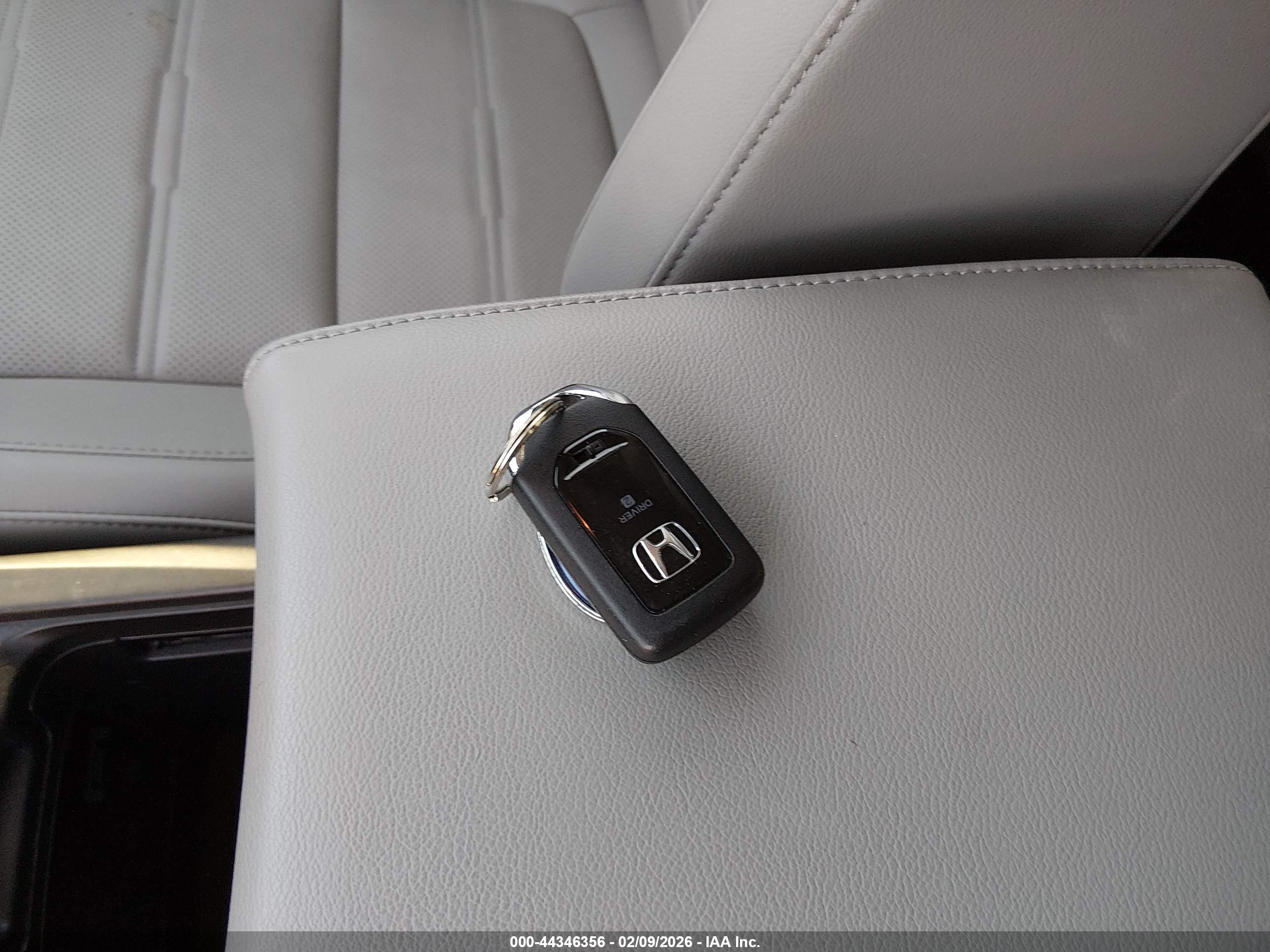 HONDA CR-V image 11