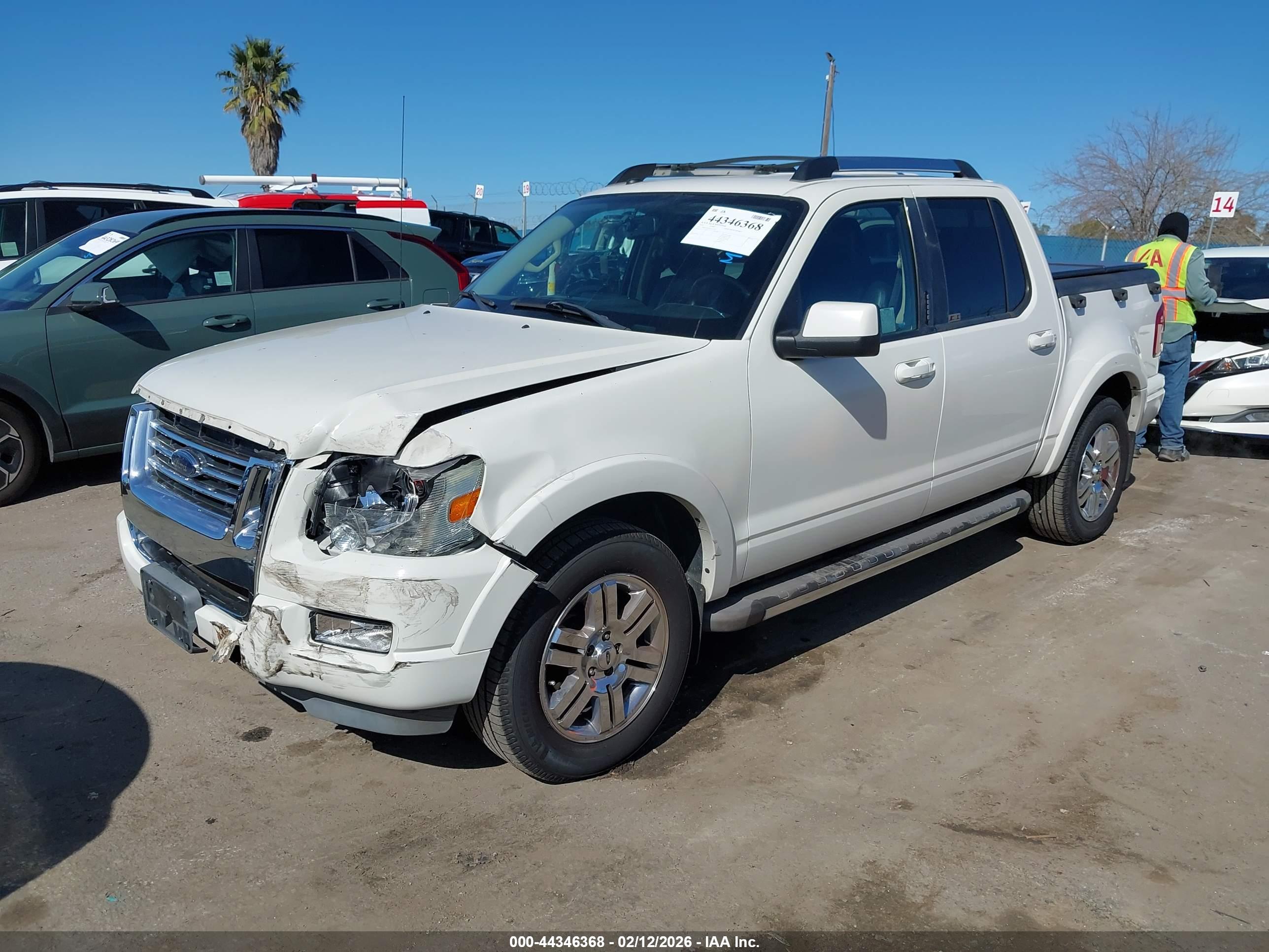 FORD EXPLORER image 2