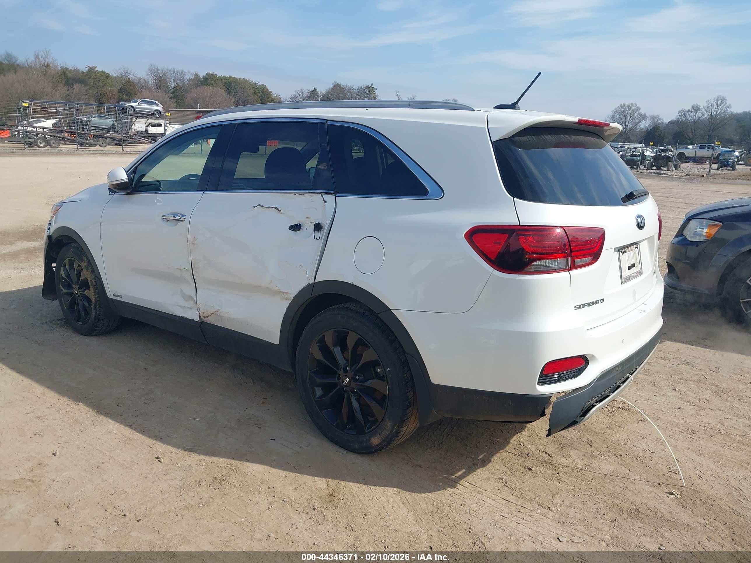 KIA SORENTO image 3