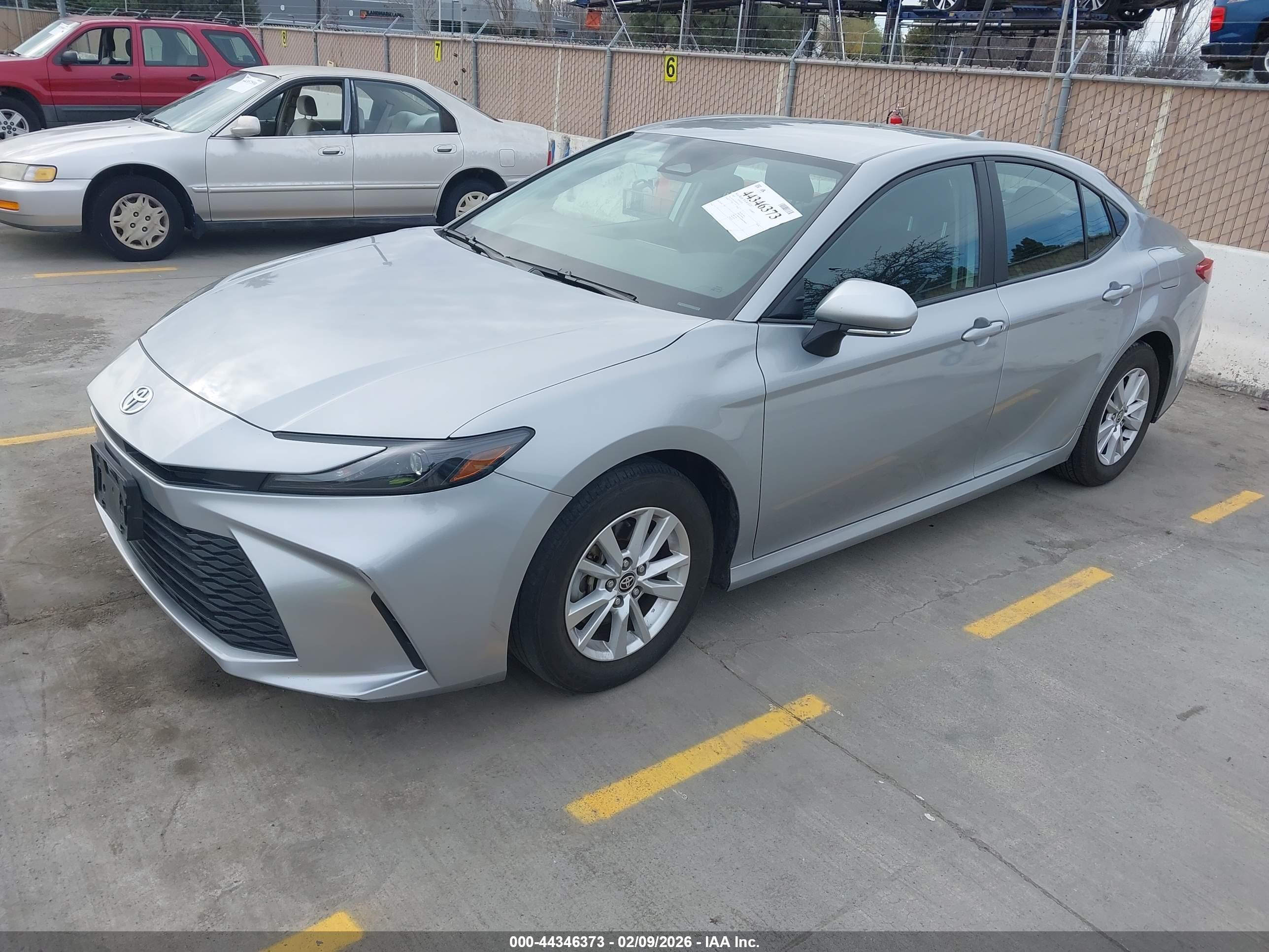 TOYOTA CAMRY image 2
