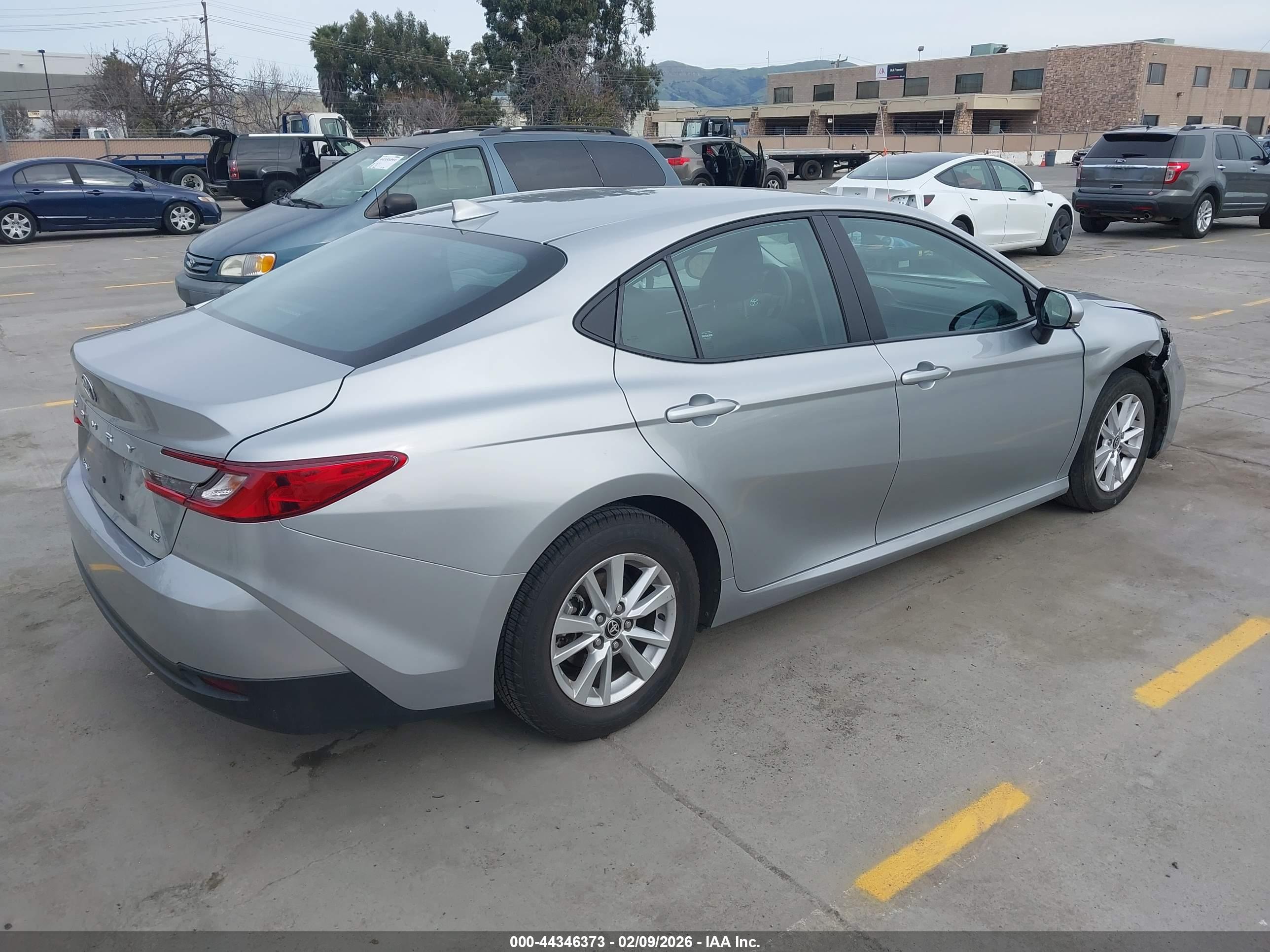 TOYOTA CAMRY image 4